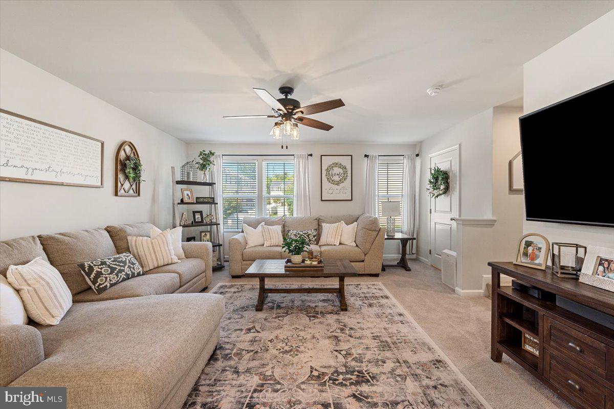 REGENTS CREST - Residential