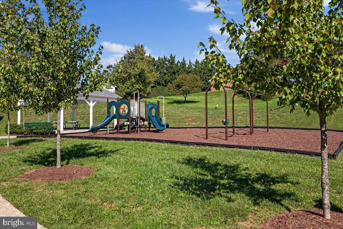 REGENTS CREST - Residential