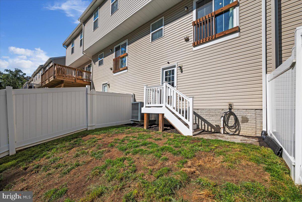 REGENTS CREST - Residential