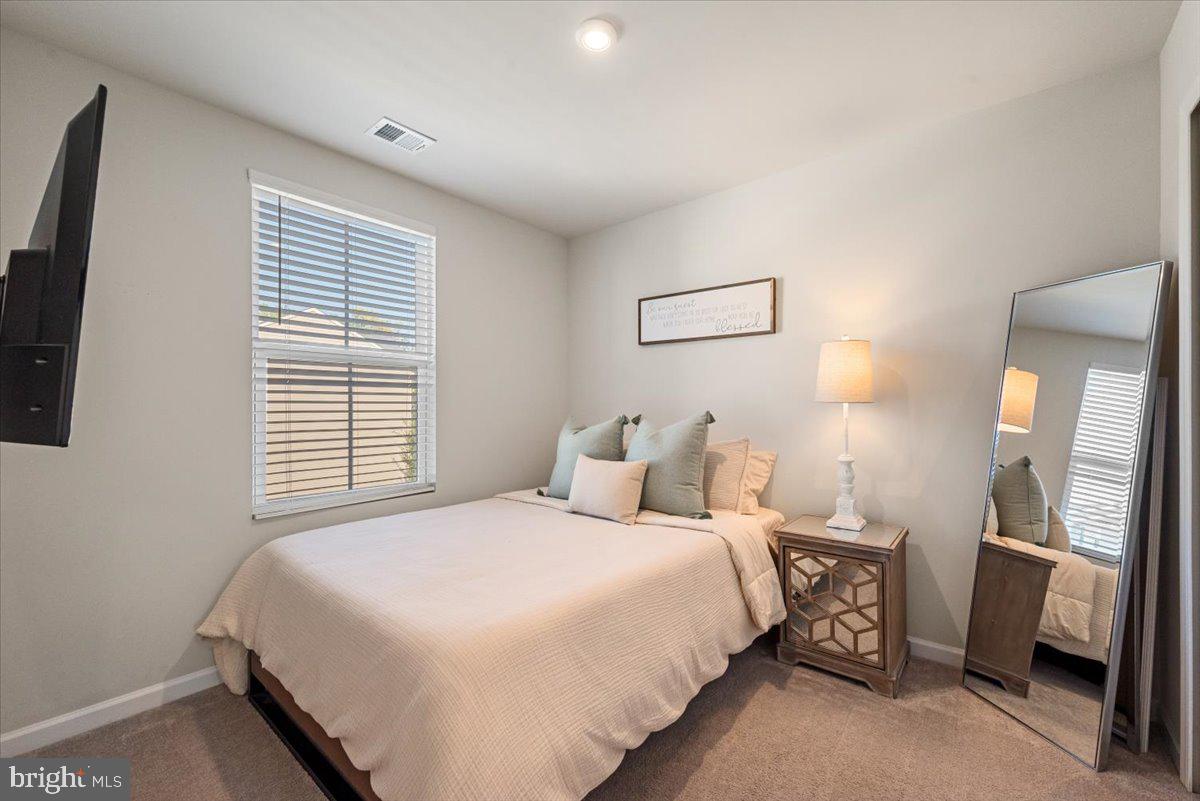 REGENTS CREST - Residential