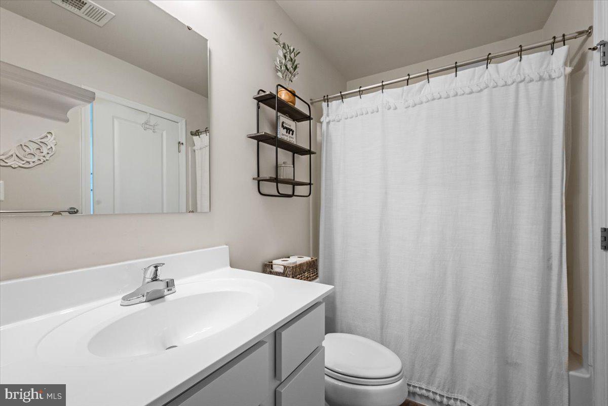 REGENTS CREST - Residential