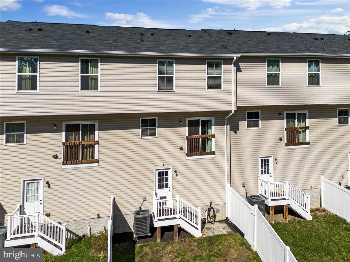 REGENTS CREST - Residential