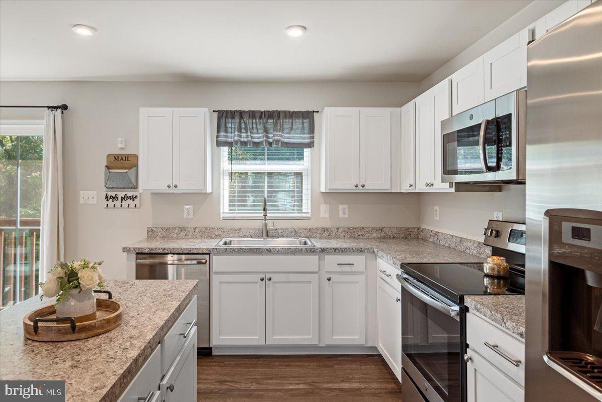 REGENTS CREST - Residential