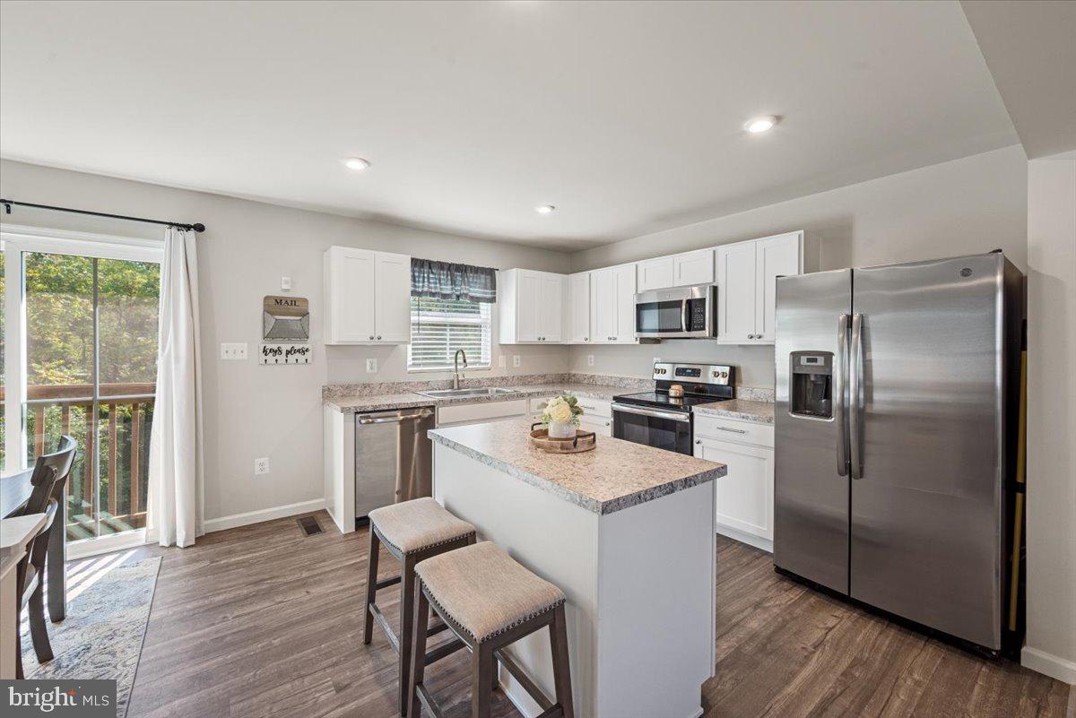 REGENTS CREST - Residential