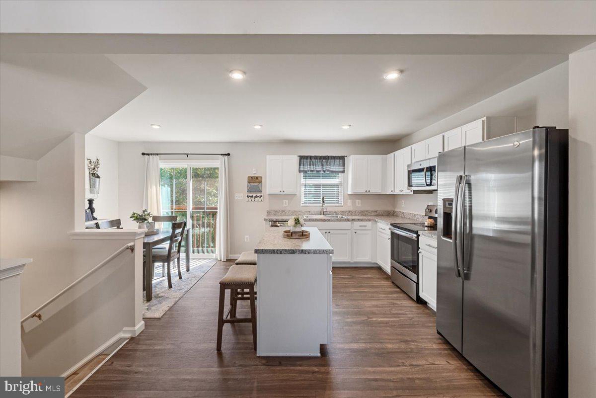 REGENTS CREST - Residential