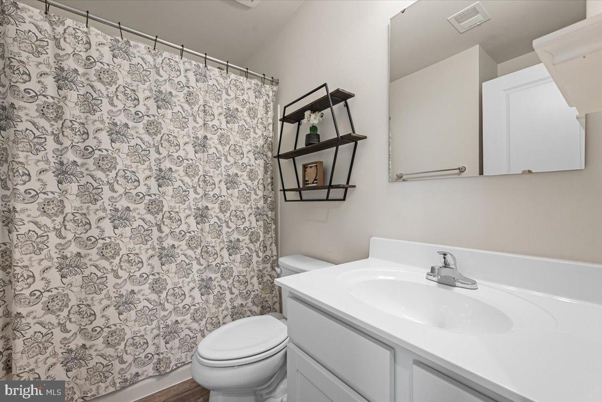 REGENTS CREST - Residential