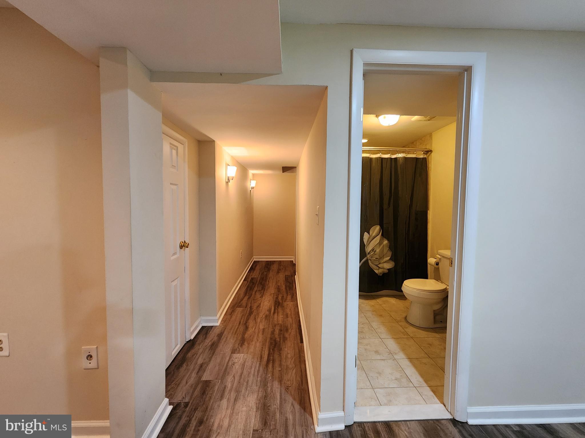 DANIA HILLS - Residential Lease