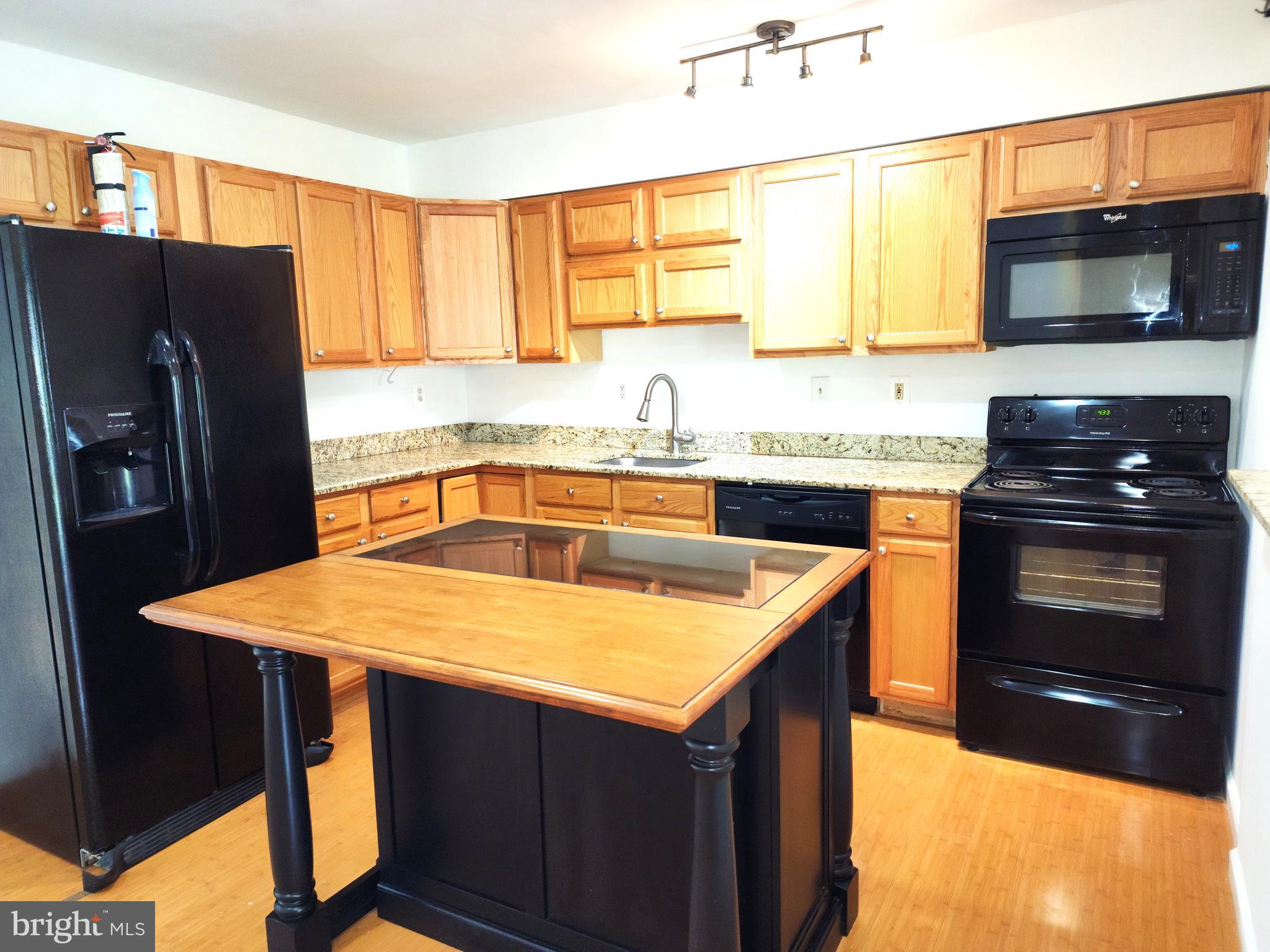 DANIA HILLS - Residential Lease