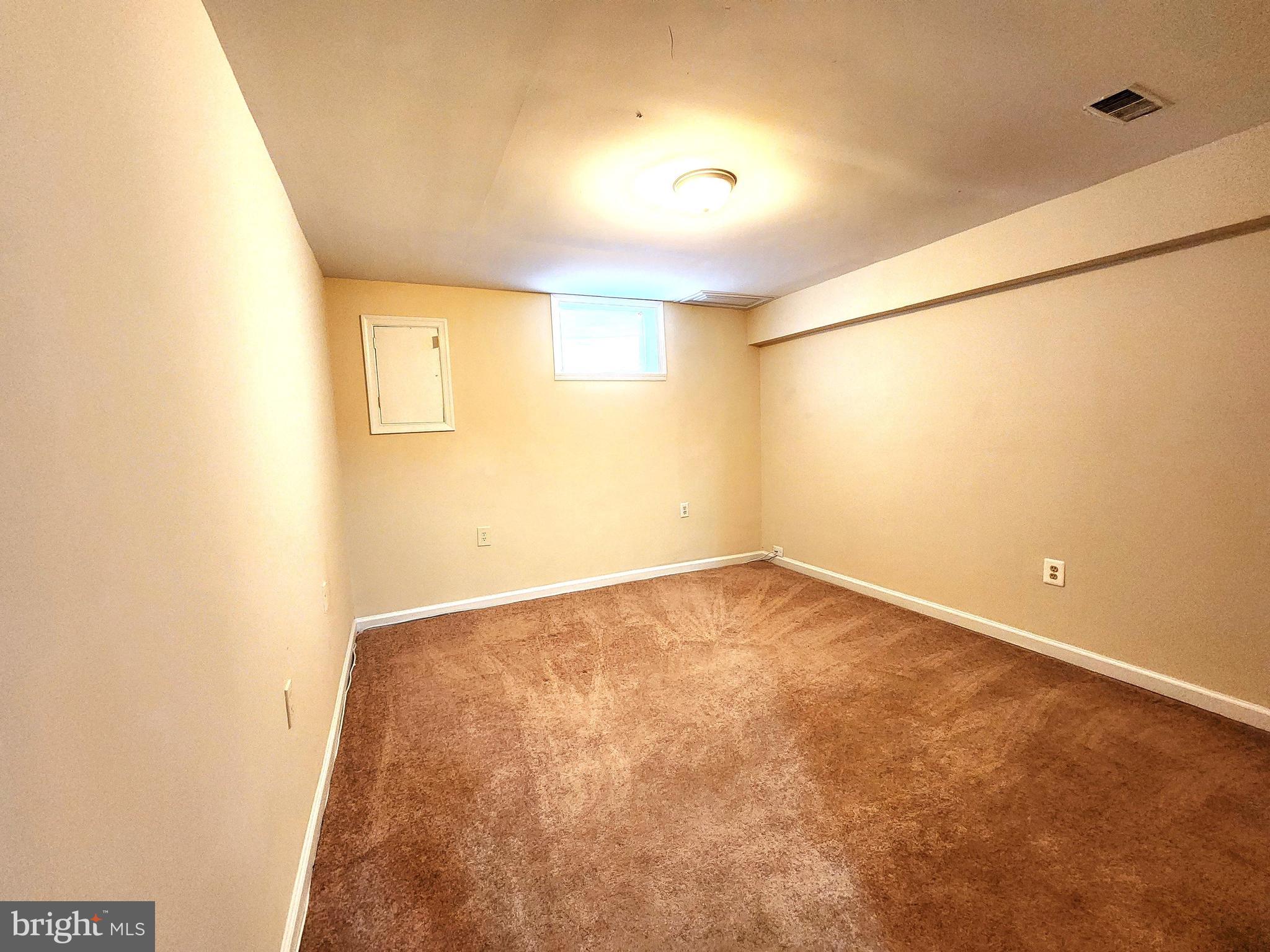 DANIA HILLS - Residential Lease