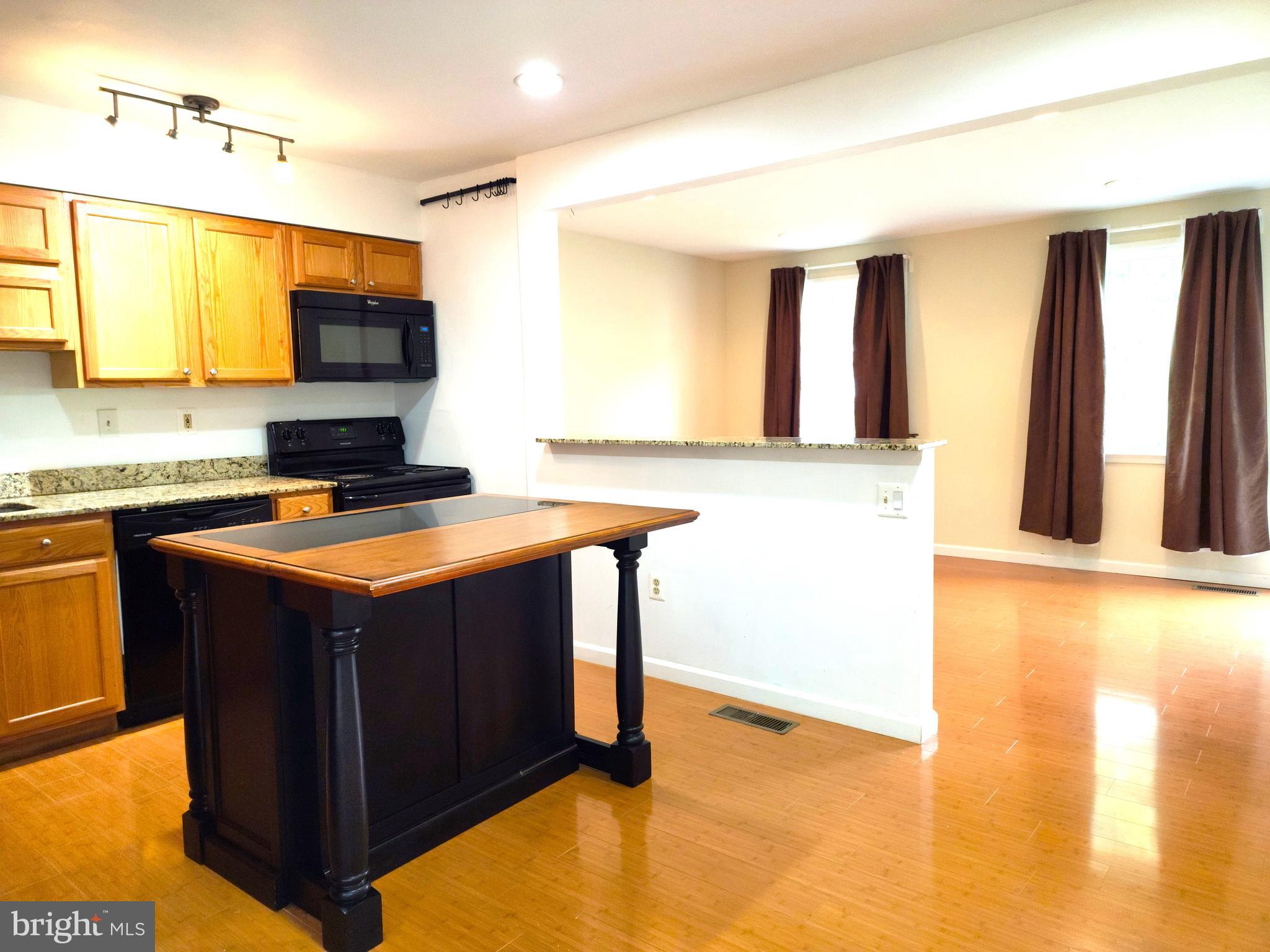 DANIA HILLS - Residential Lease