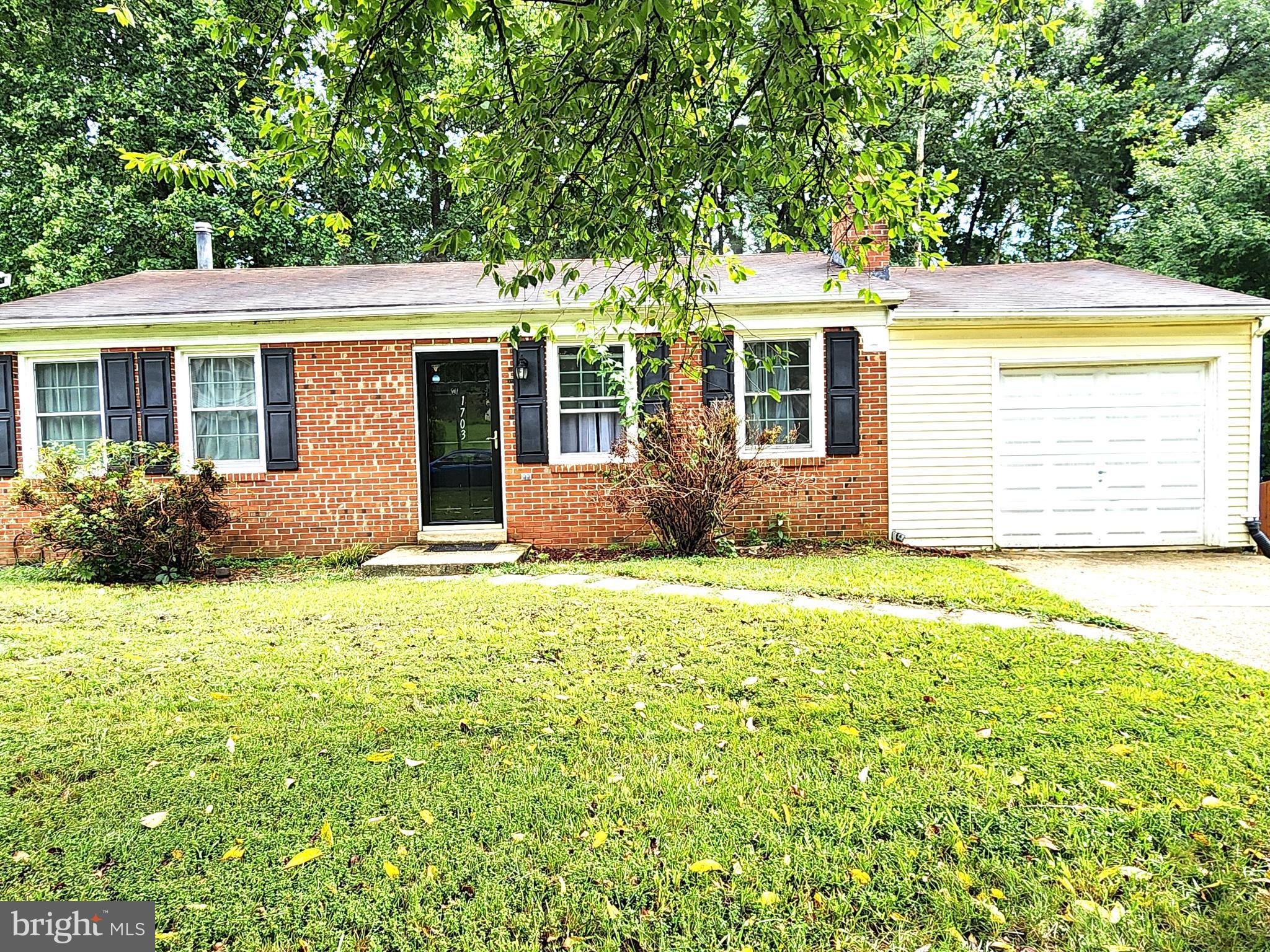 DANIA HILLS - Residential Lease