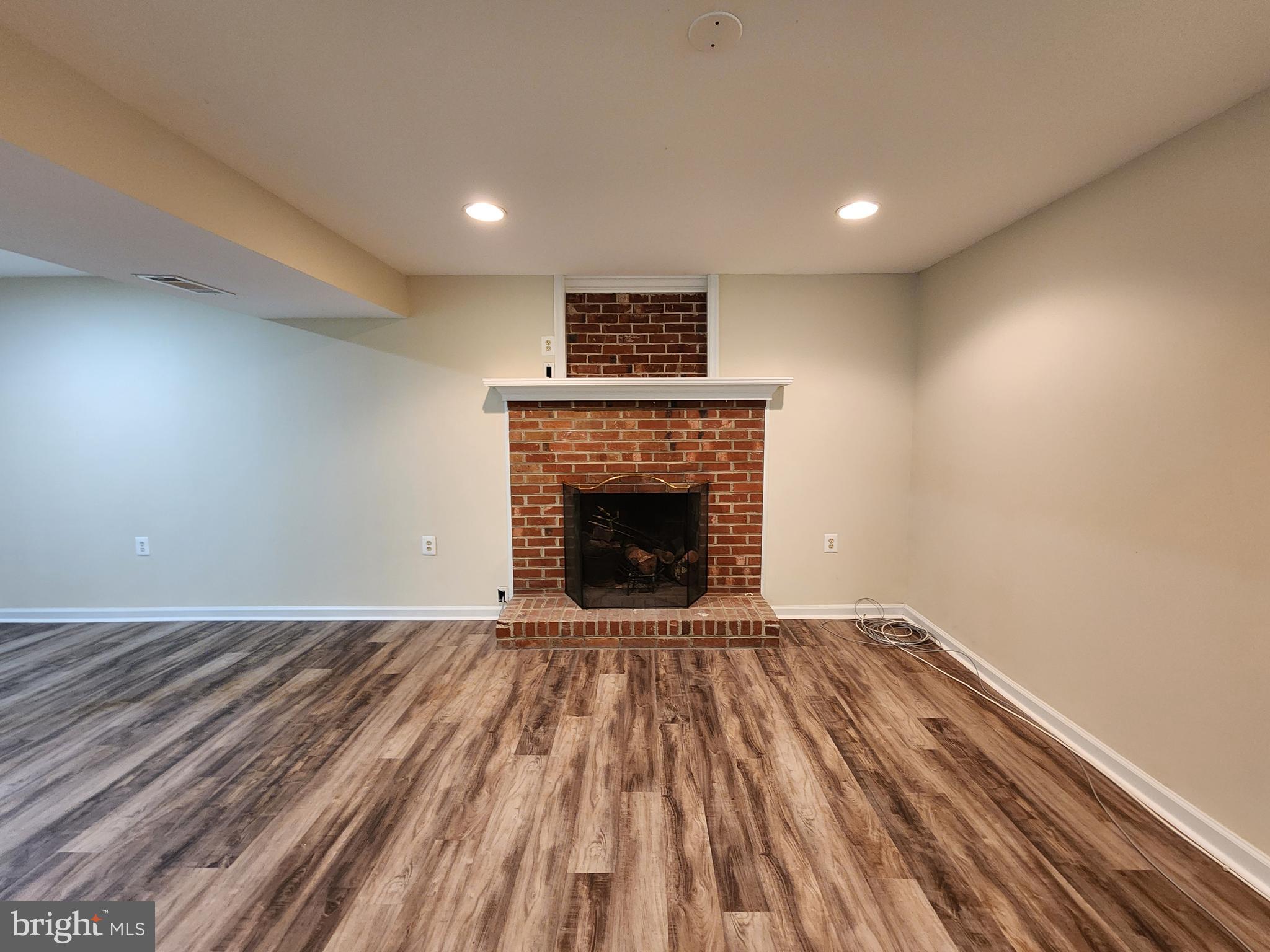 DANIA HILLS - Residential Lease