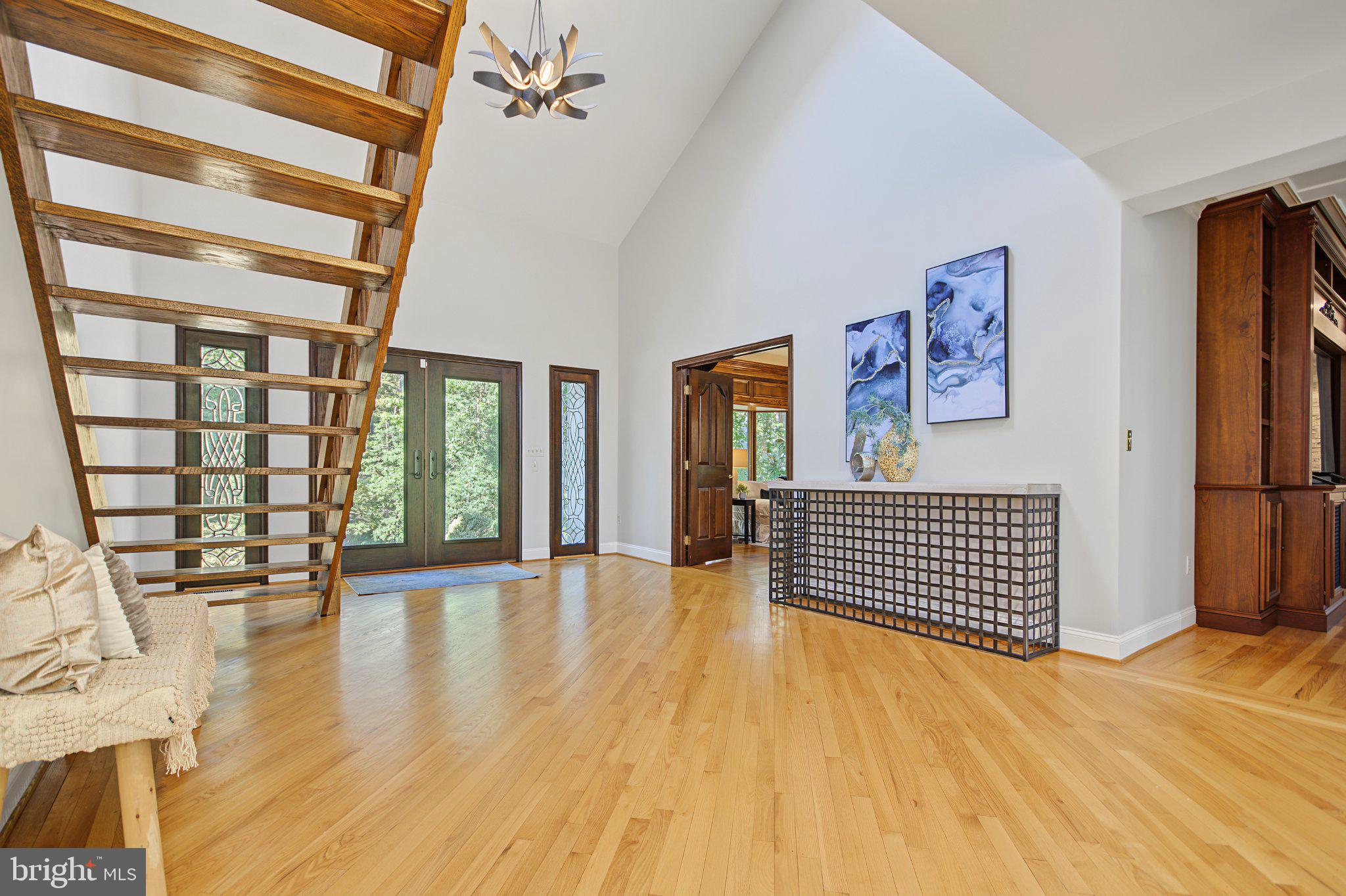 1309 SAINT PAULS WAY