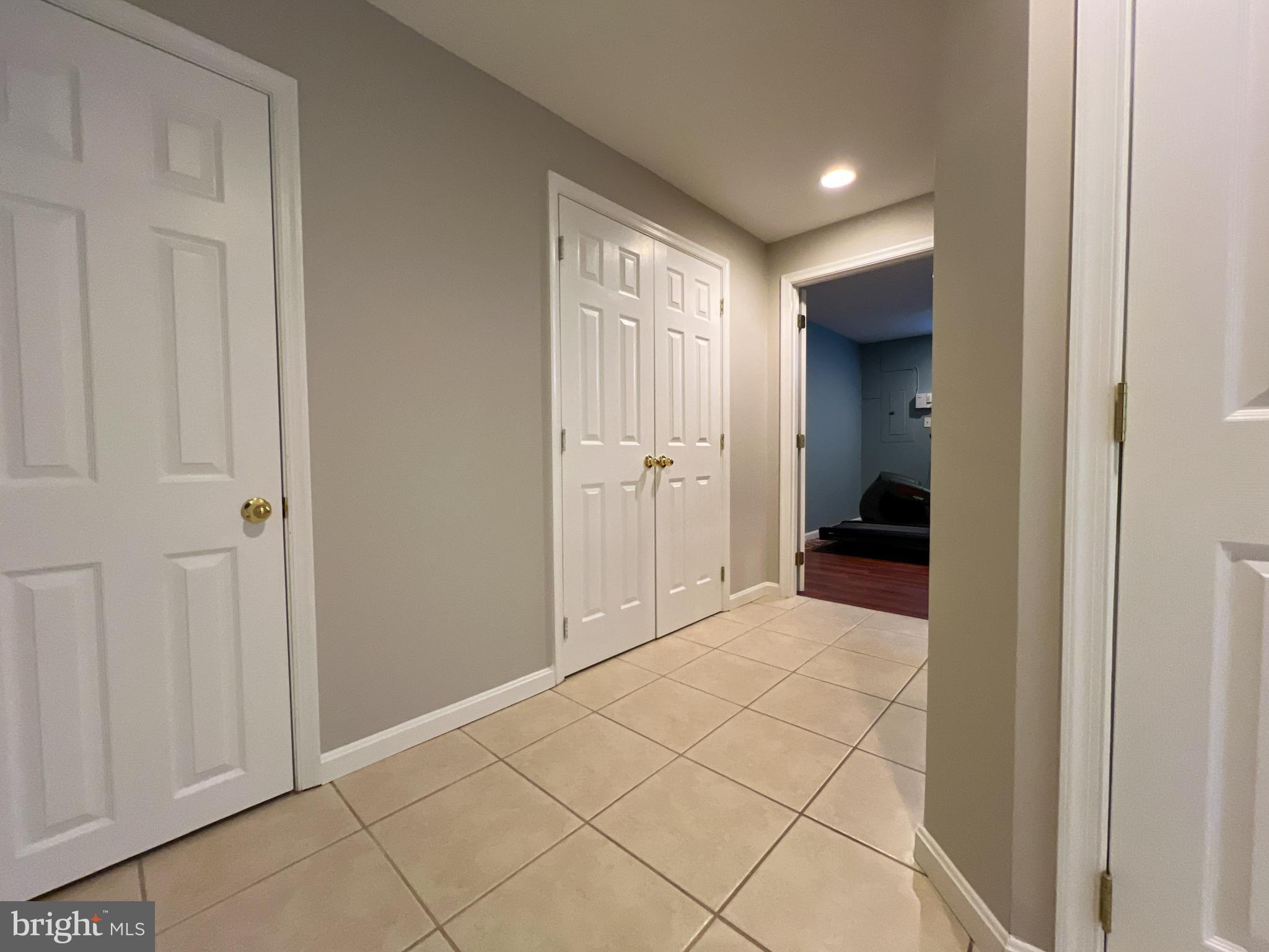 FARMINGTON VILLAGE - Residential