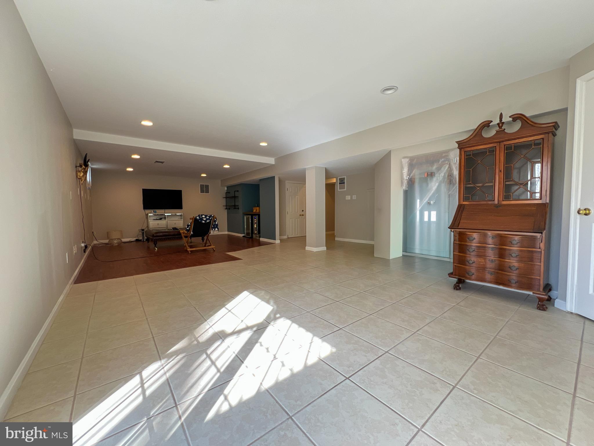 FARMINGTON VILLAGE - Residential