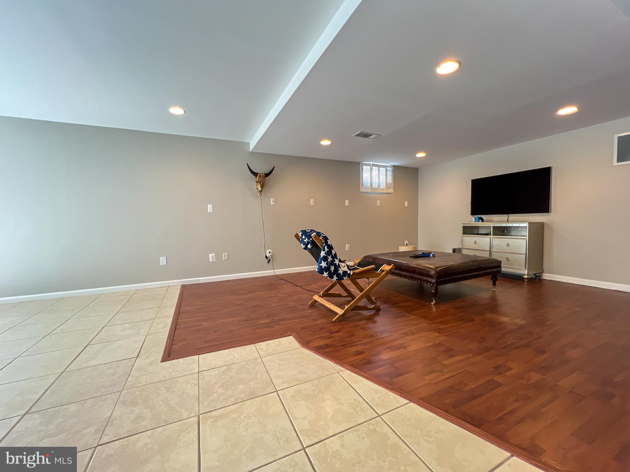 FARMINGTON VILLAGE - Residential