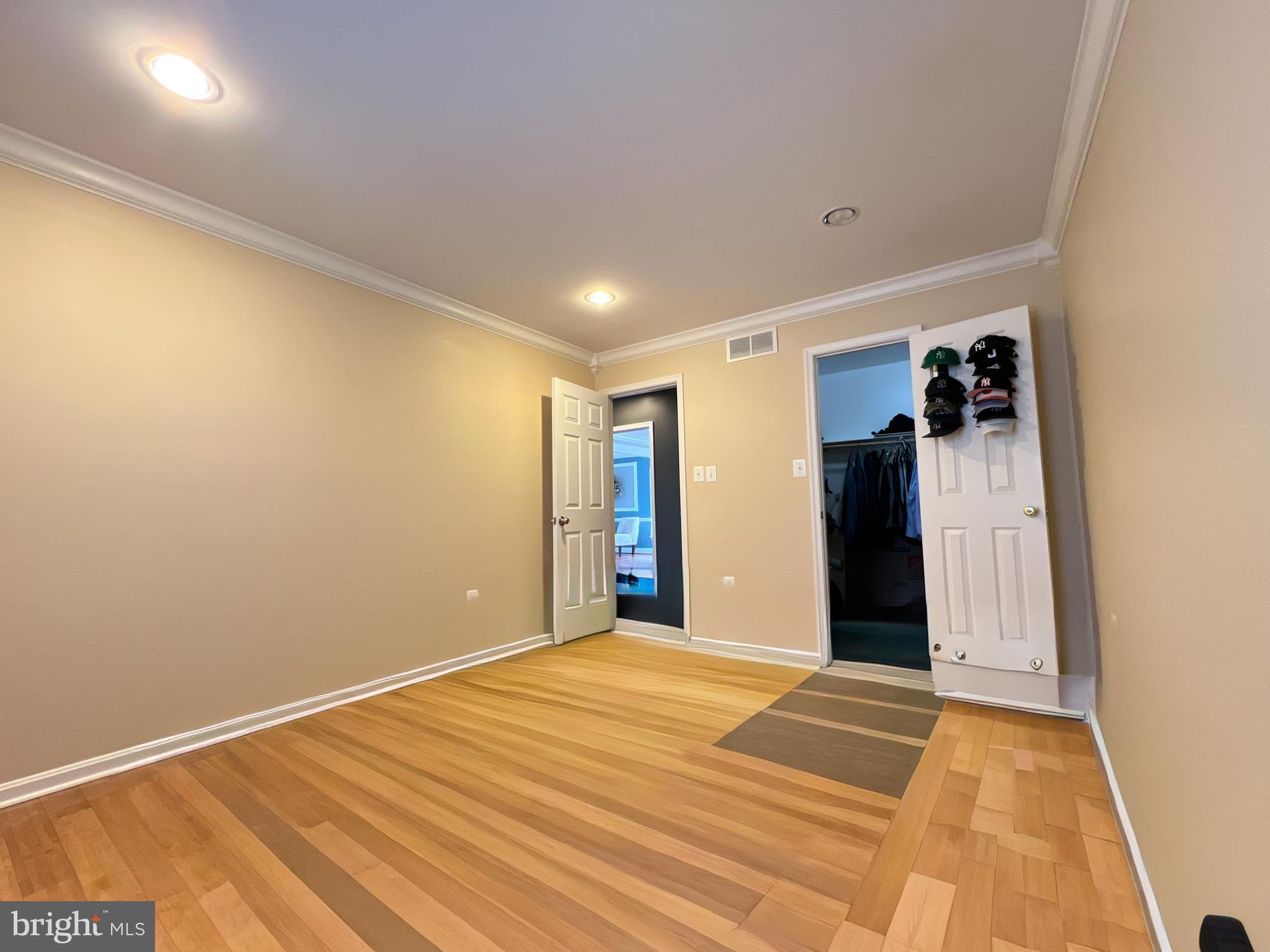 FARMINGTON VILLAGE - Residential