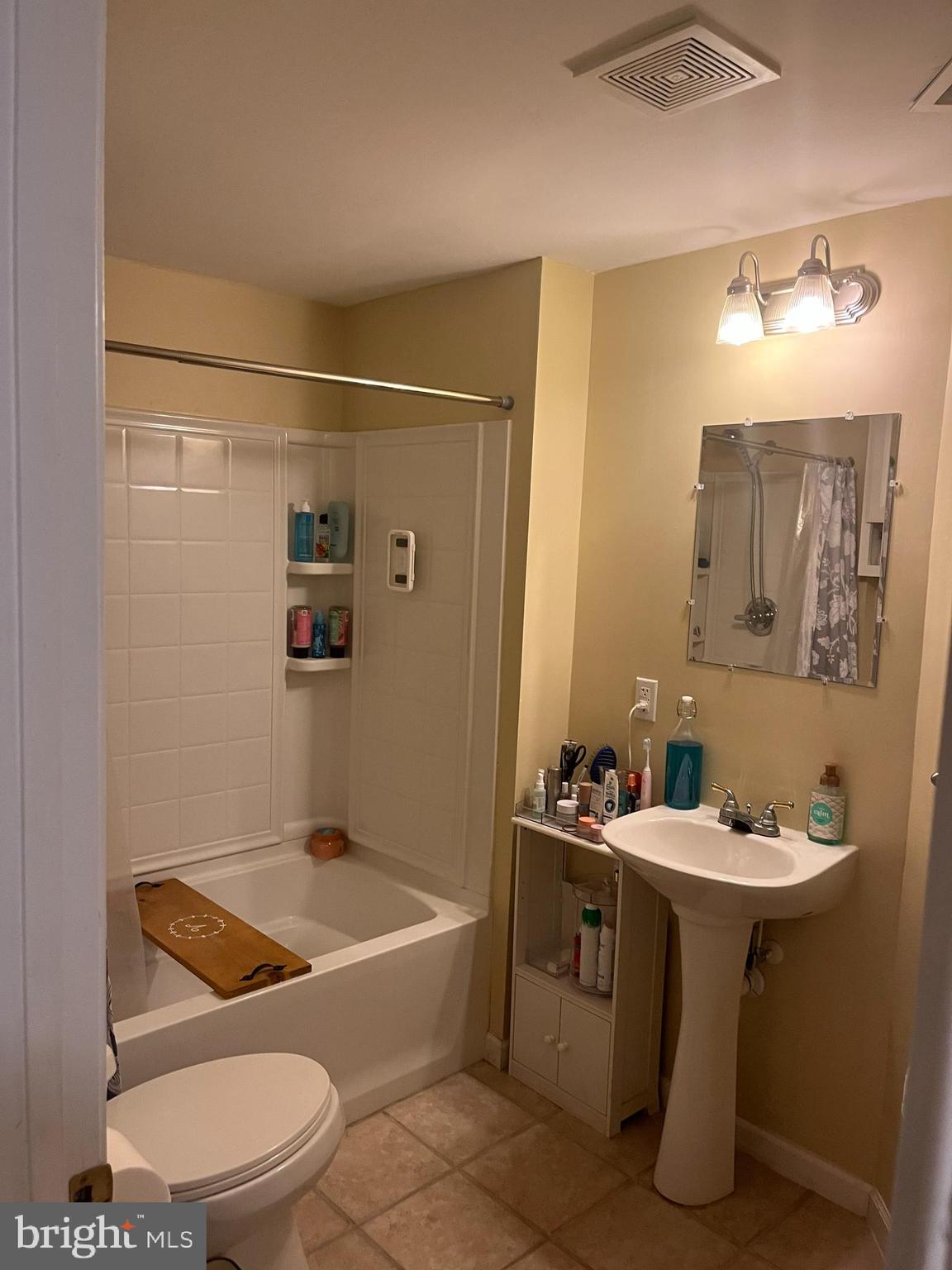 PRINCETON WOODS - Residential Lease