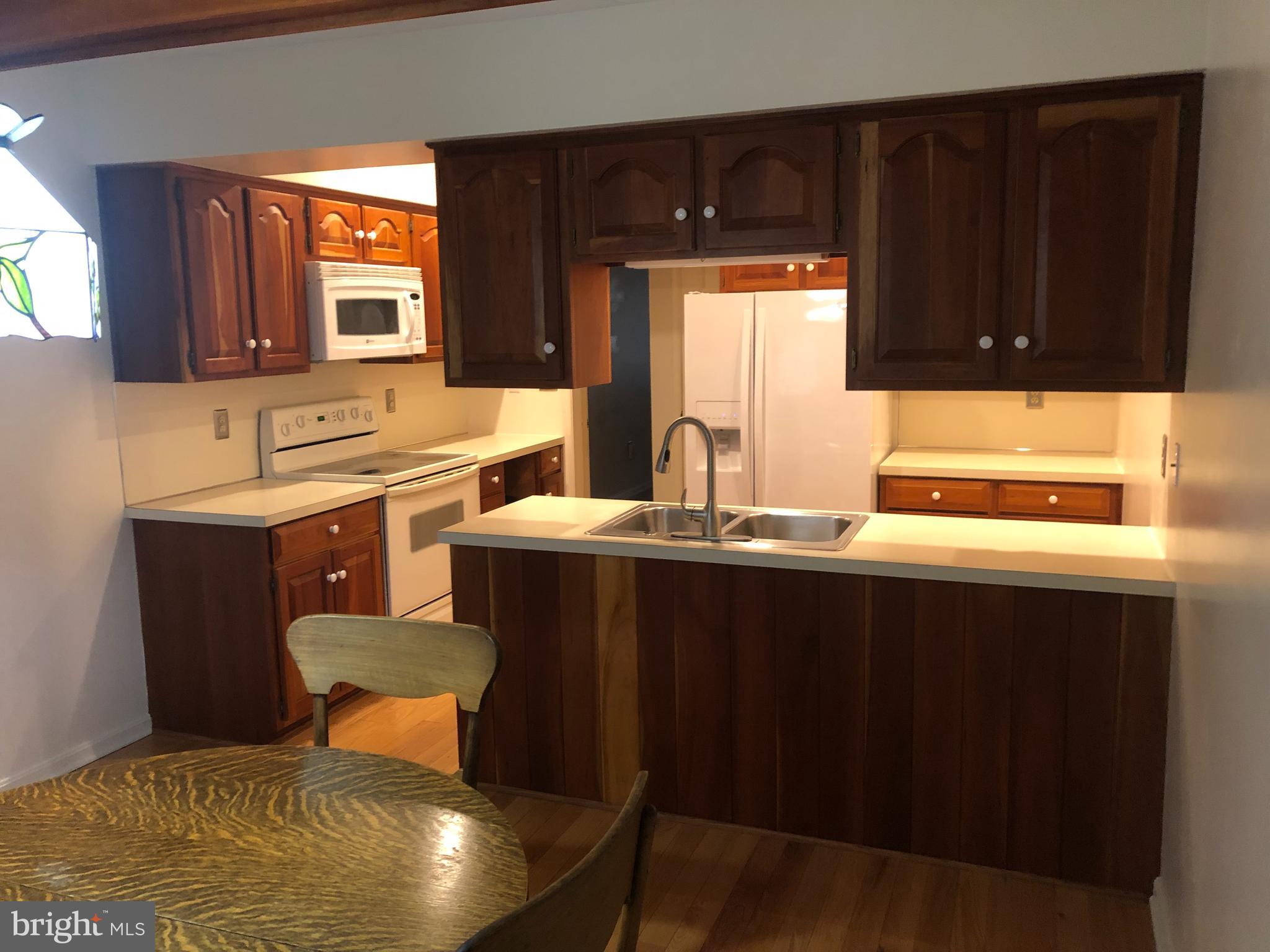 STRAWBERRY COURT - Residential