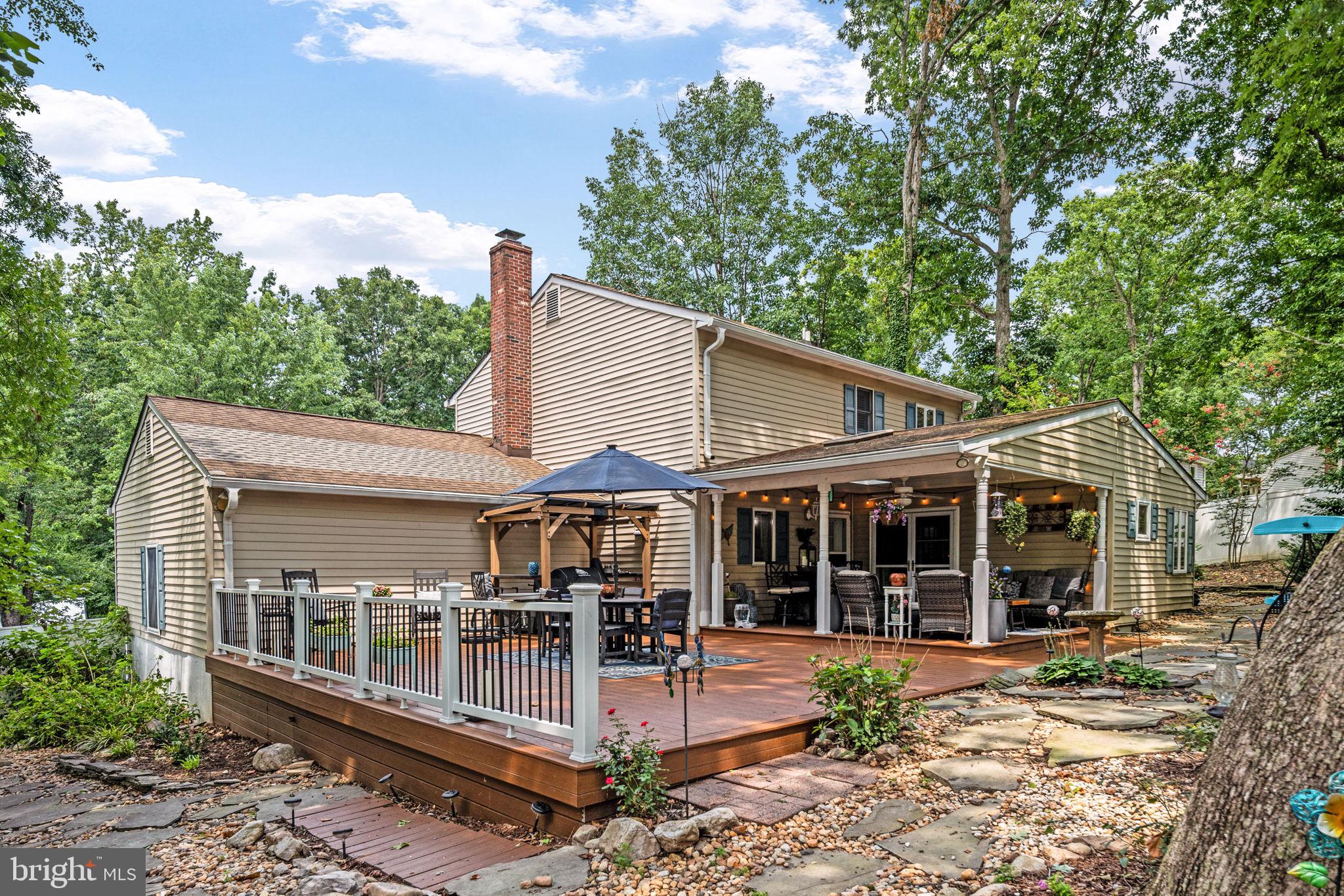 6 GREENHAVEN COURT