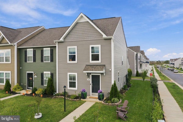 258 BATTLEFIELD DR, CHARLES TOWN, WV 25414 - Image b715430e6d31b2eb466206fc76dcadfe/777863100