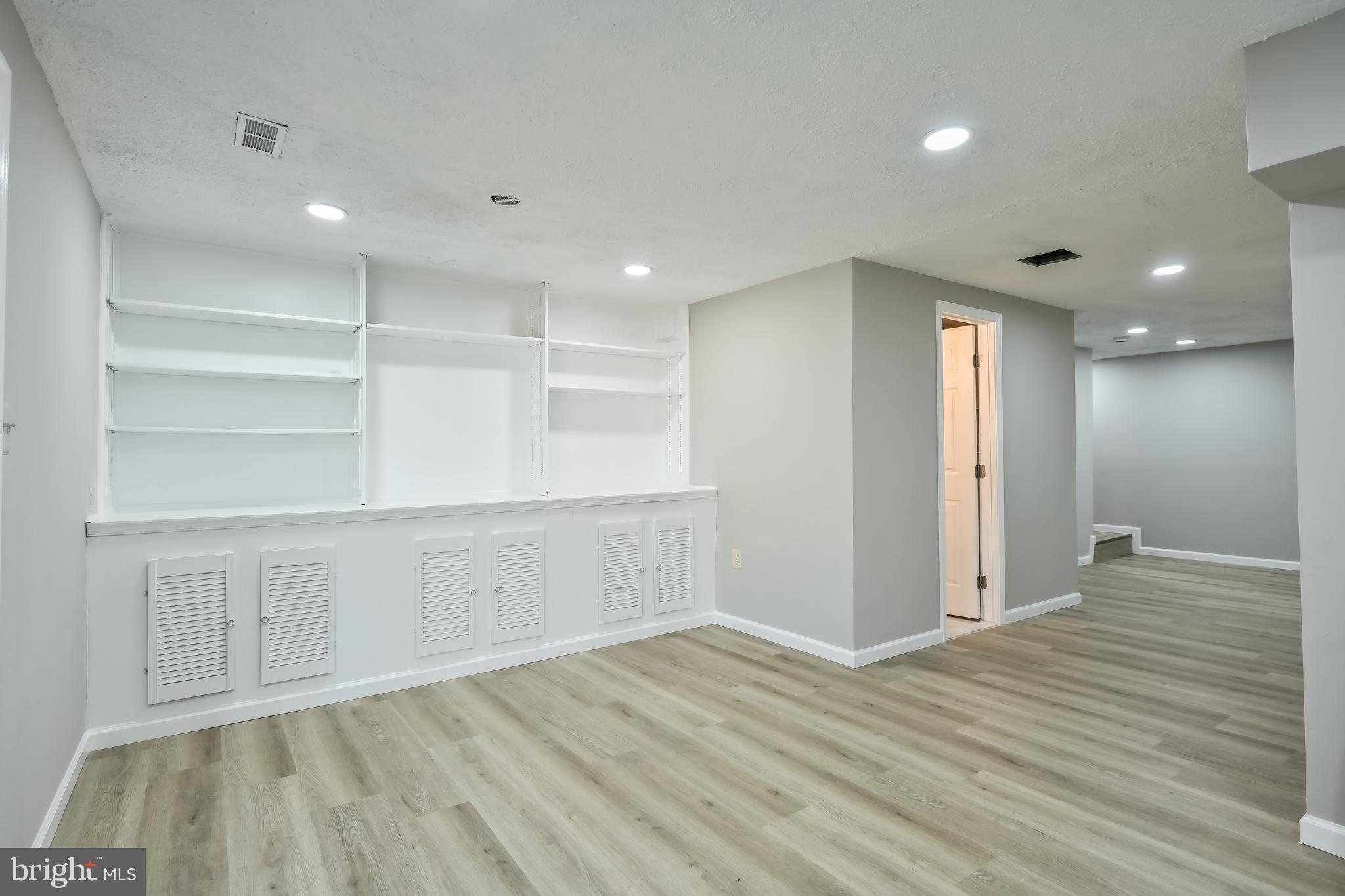 MONTGOMERY MEADOWS - Residential