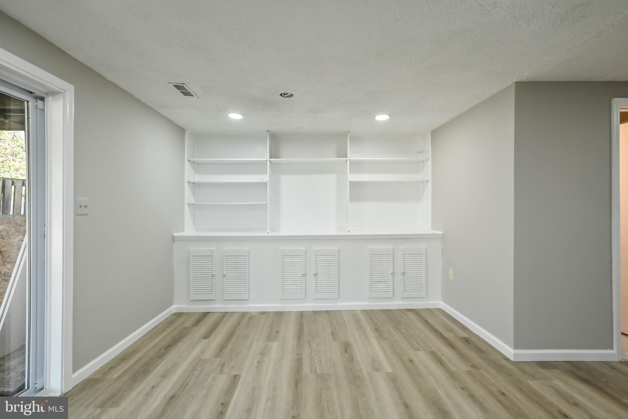 MONTGOMERY MEADOWS - Residential