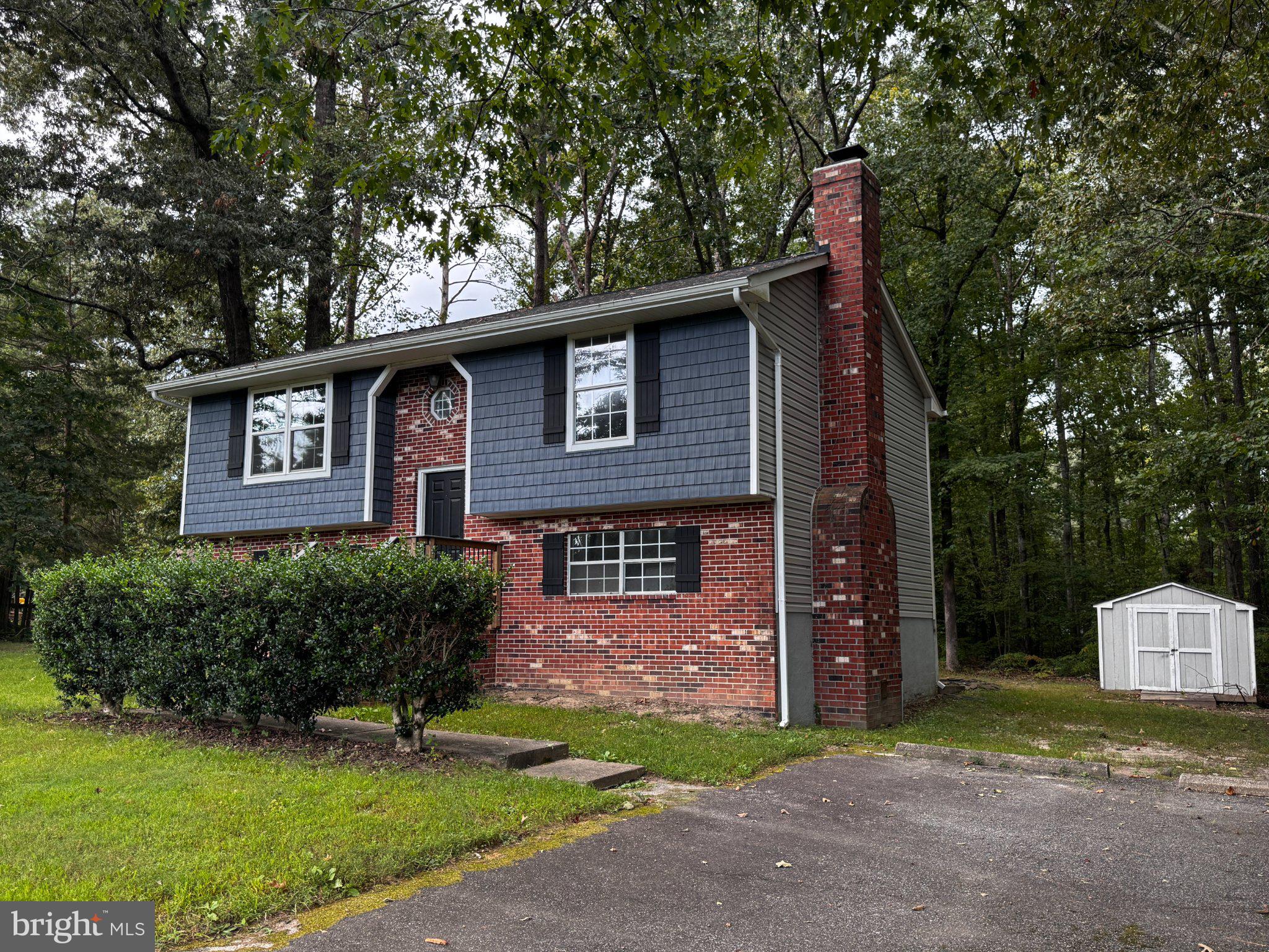 410 WOODLYN DRIVE