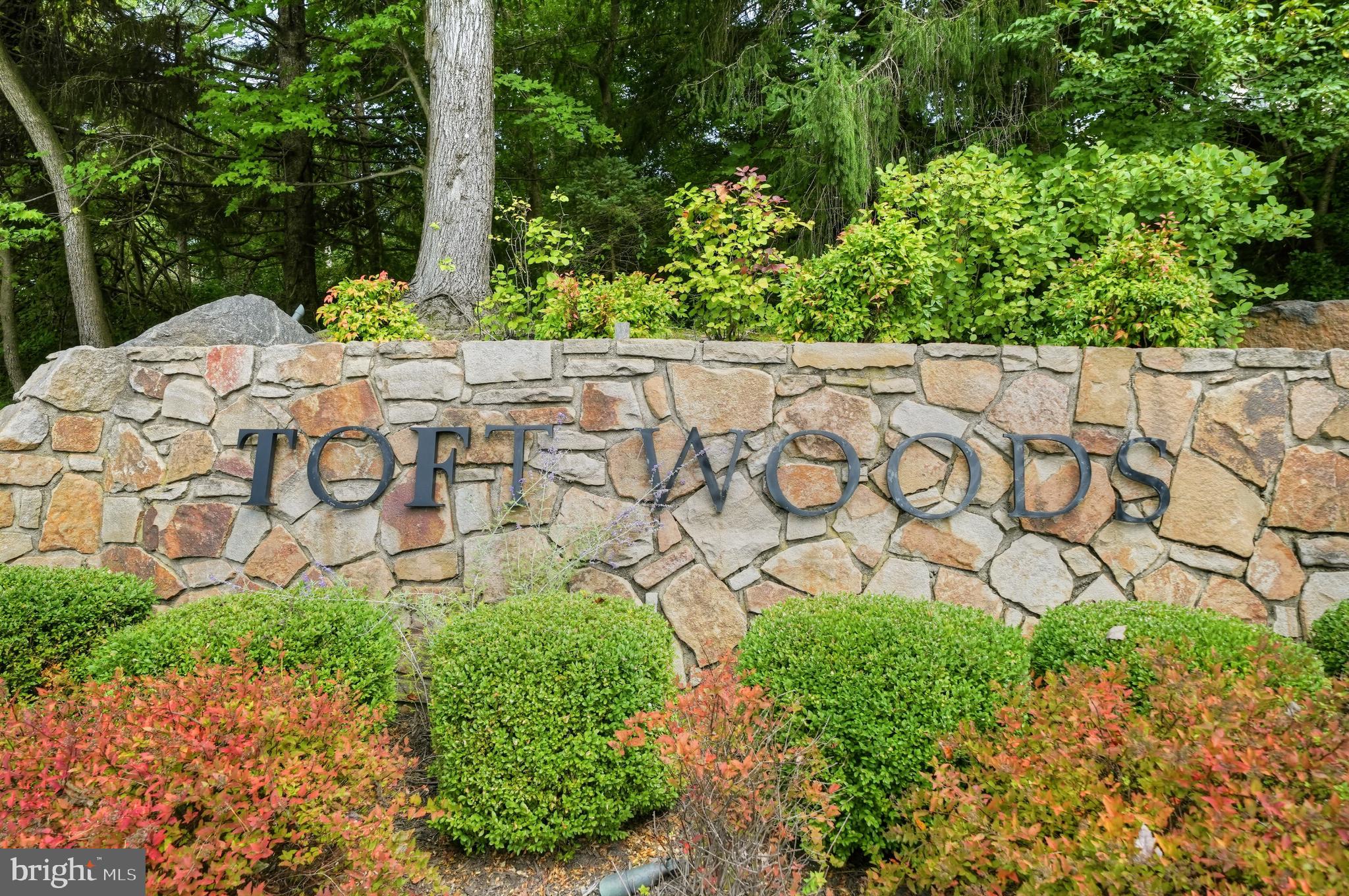 40 TOFT WOODS WAY