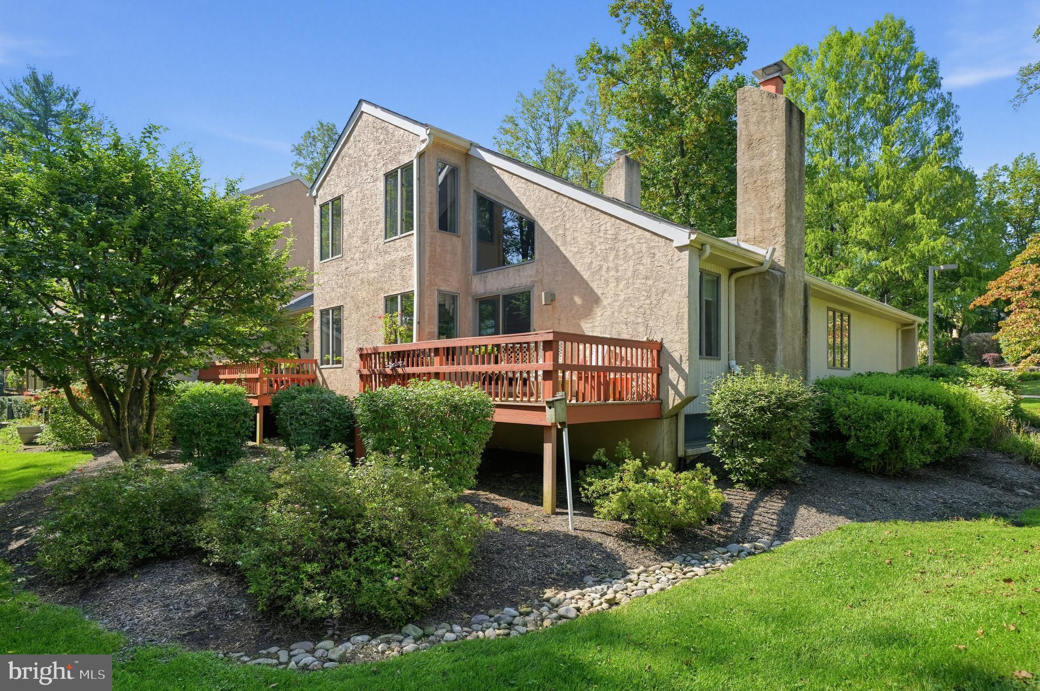 40 TOFT WOODS WAY