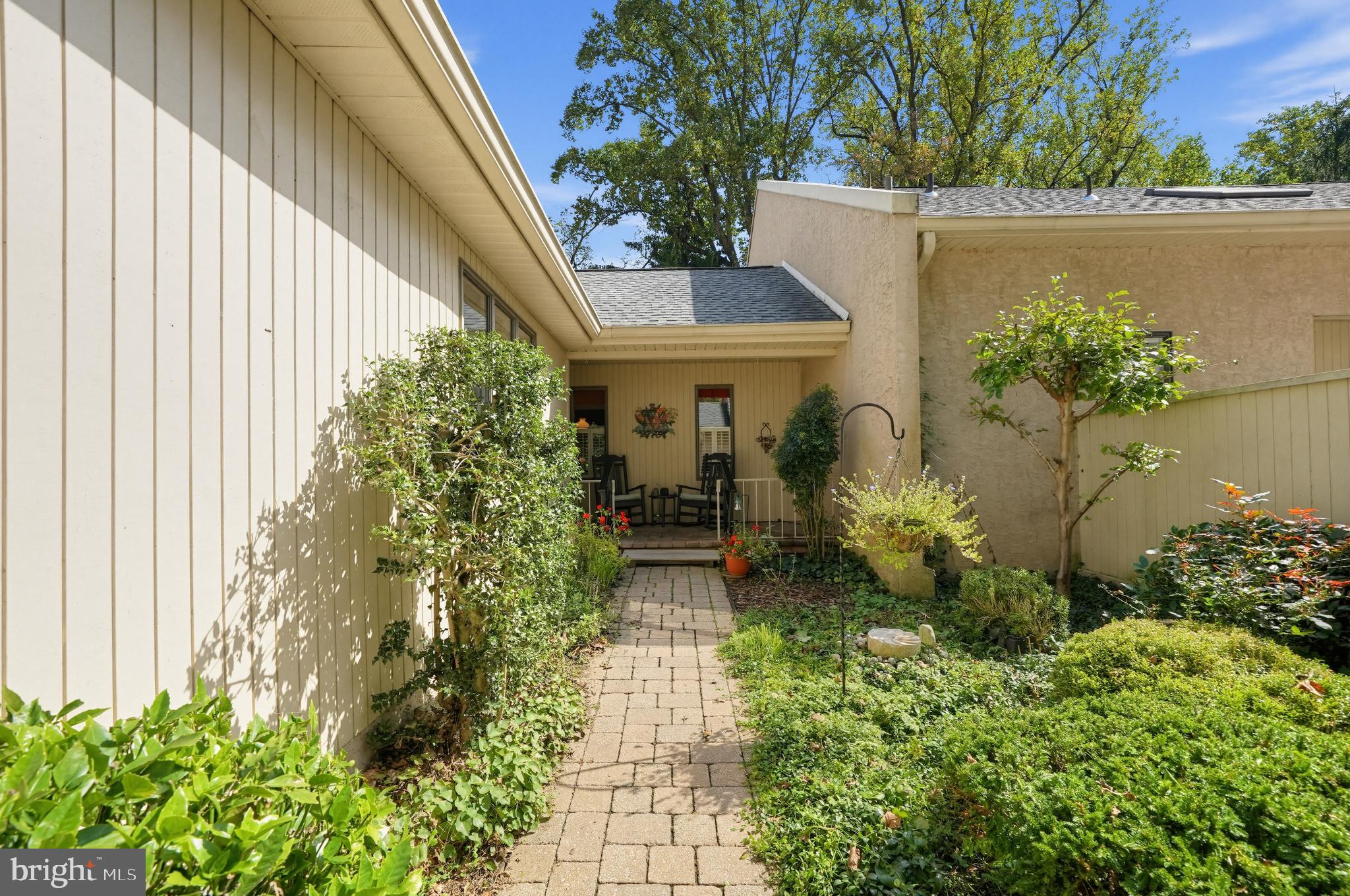 40 TOFT WOODS WAY