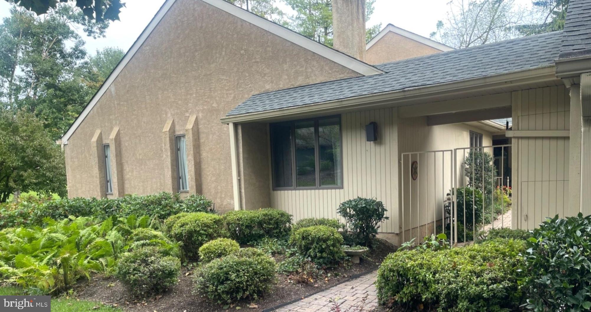 40 TOFT WOODS WAY