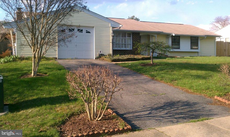 PRICE REDUCED - NICE RAMBLER W/ 3BR/2BA 1CAR GARAGE IN PINEFIELD SUB THAT IS CLOSE TO SHOPPING,RESTAURANTS,AND COMMUTER ROUTES TO WASH.,D.C., VA.& MD. THIS HOME ALSO FEATURES A FAMILY ROOM W/ GAS INSERT FIREPLACE AND BUILT IN BOOKCASES,WALK OUT TO ATTACHED DECK W/ TRELLIS COVER.FENCED BACKYARD  WITH LARGE SHED AND ABOVE GROUND SWIMMING POOL W/ DECK. HOME WARANTY FOR THE BUYER! WON'T LAST LONG!!