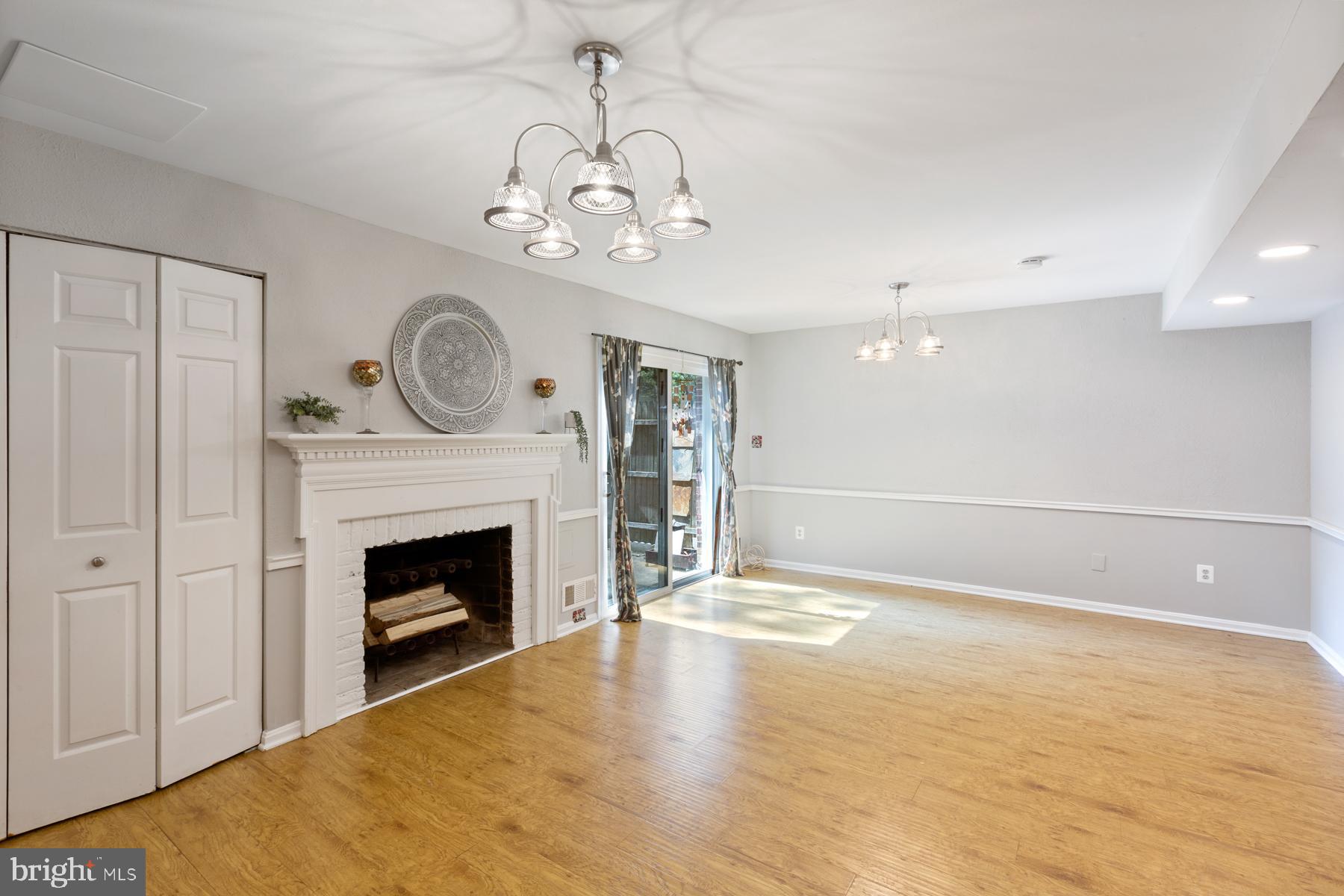 DUNN LORING HIGHLANDS - Residential