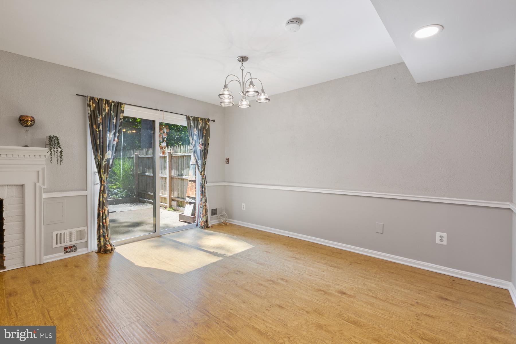 DUNN LORING HIGHLANDS - Residential