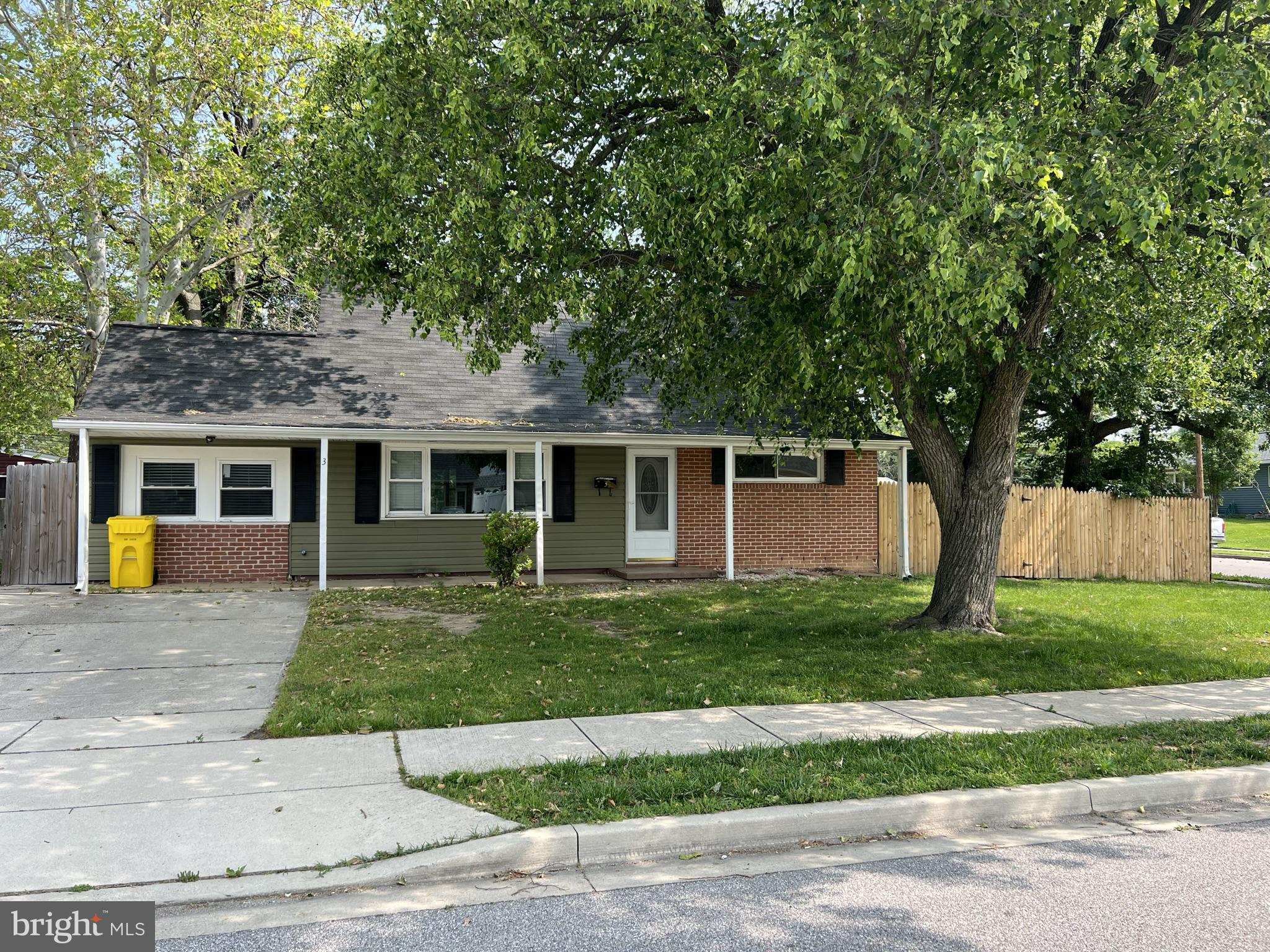 COUNTRY CLUB ESTATES - Residential