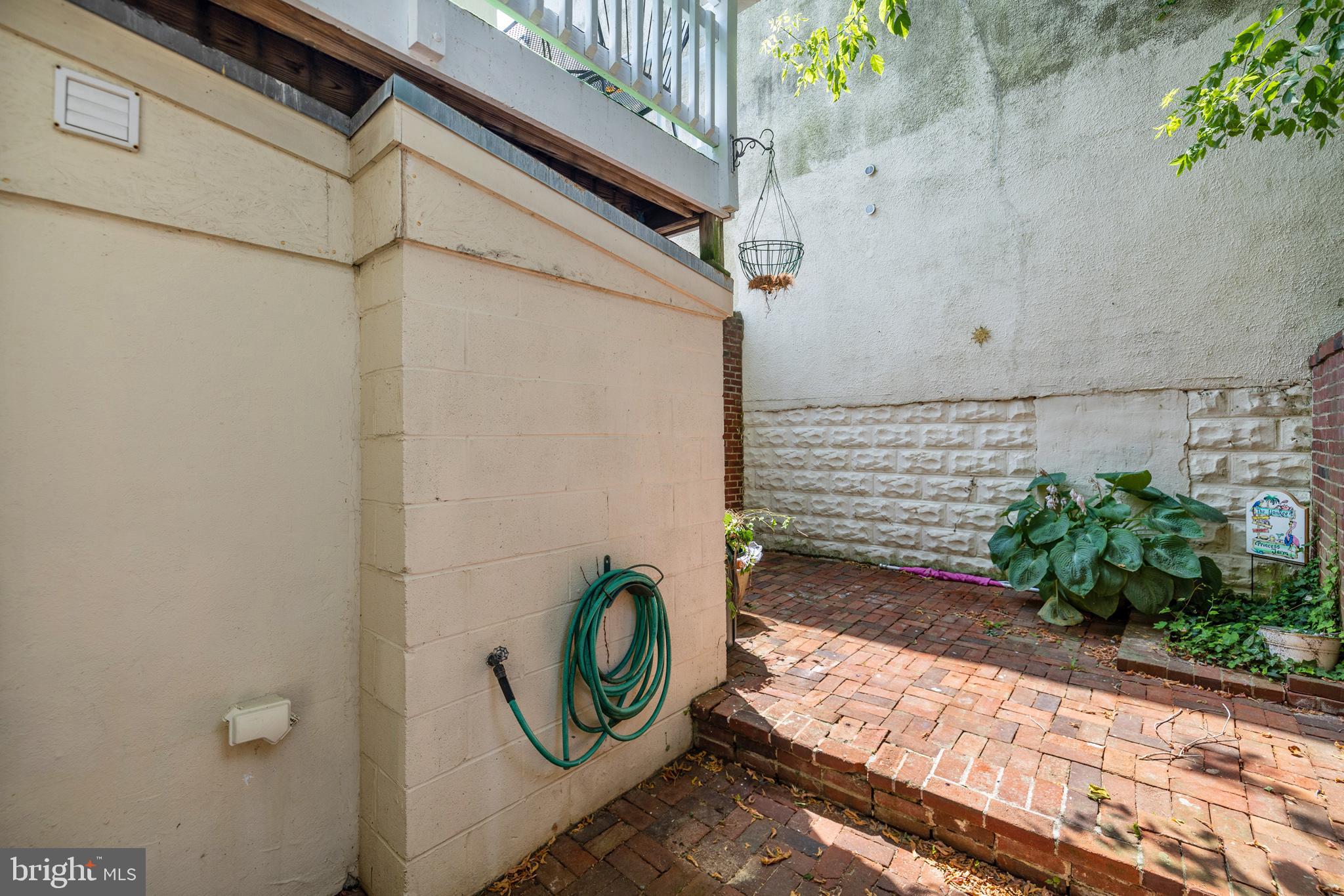 BRICKYARD HILL - Residential