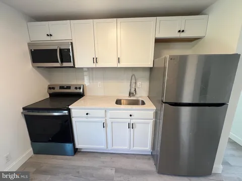 125 Sibley Avenue Unit D, Ardmore, PA MLS: PAMC2138882