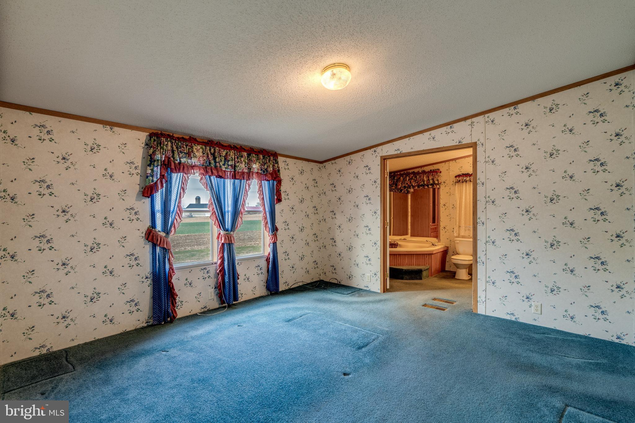 LOG CABIN COURT - Residential