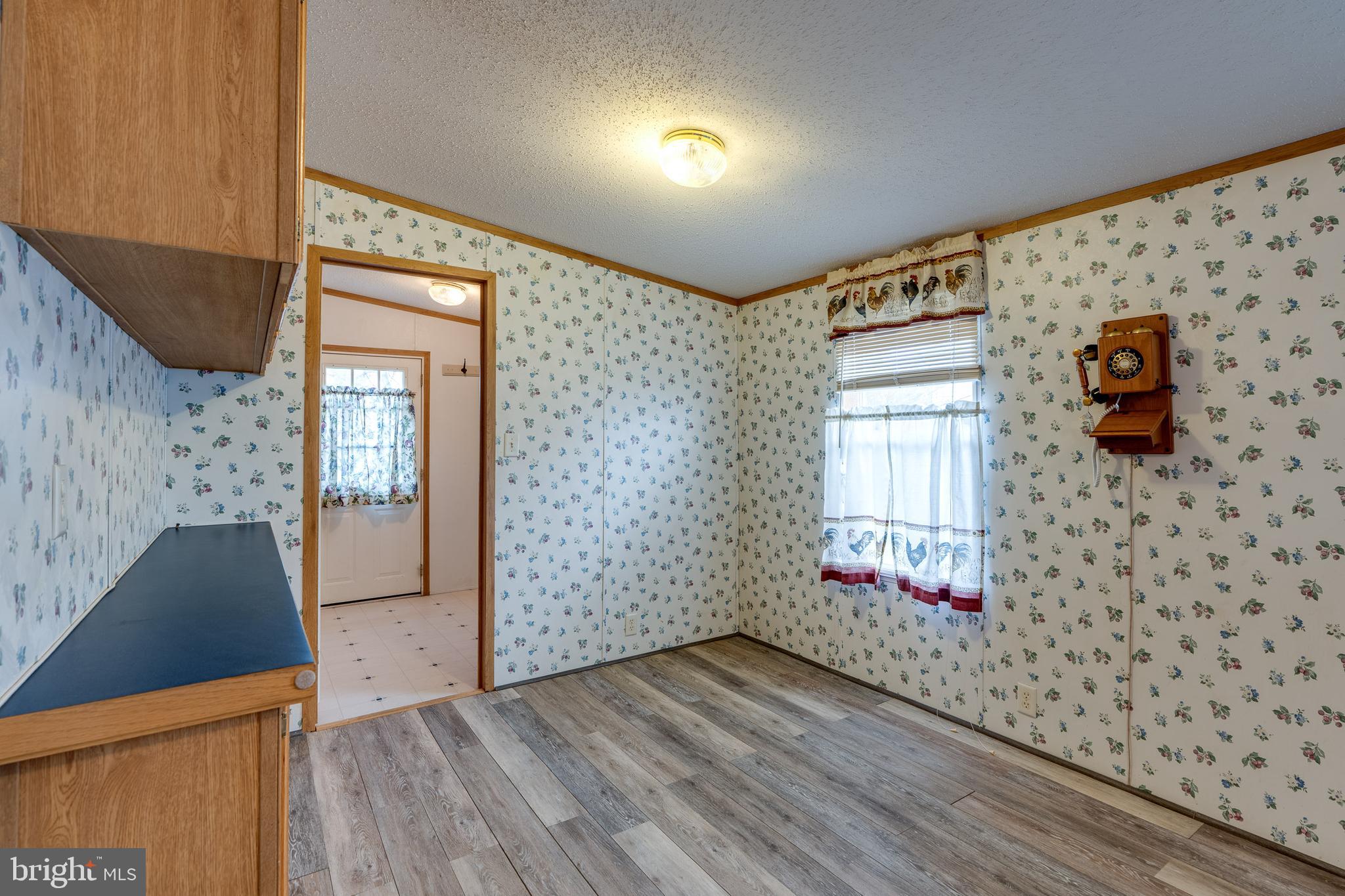 LOG CABIN COURT - Residential