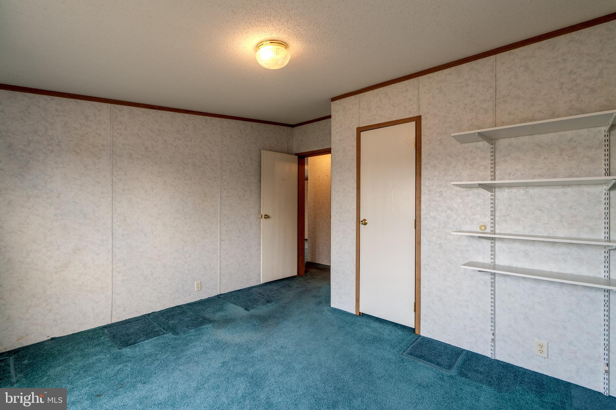 LOG CABIN COURT - Residential