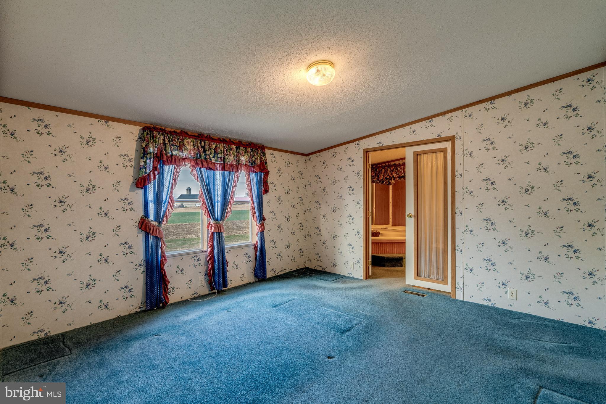 LOG CABIN COURT - Residential