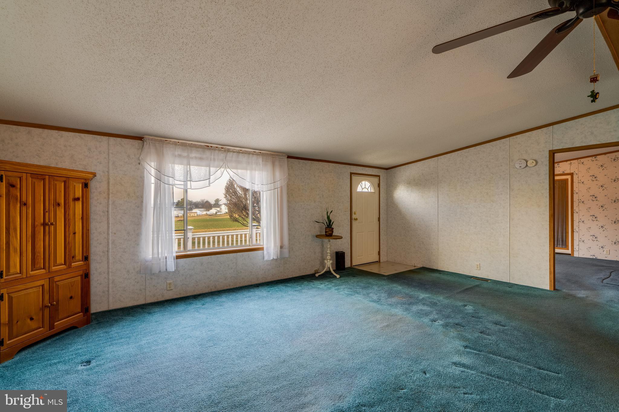 LOG CABIN COURT - Residential