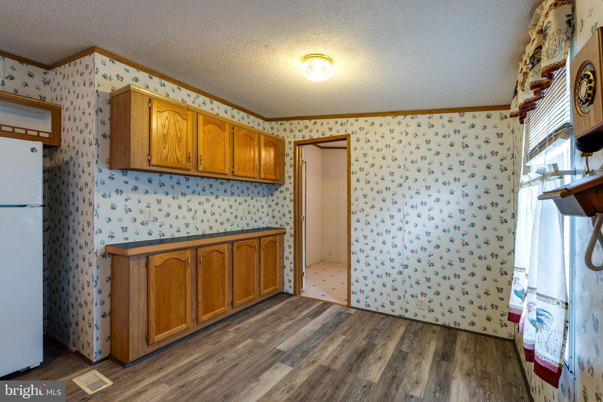 LOG CABIN COURT - Residential