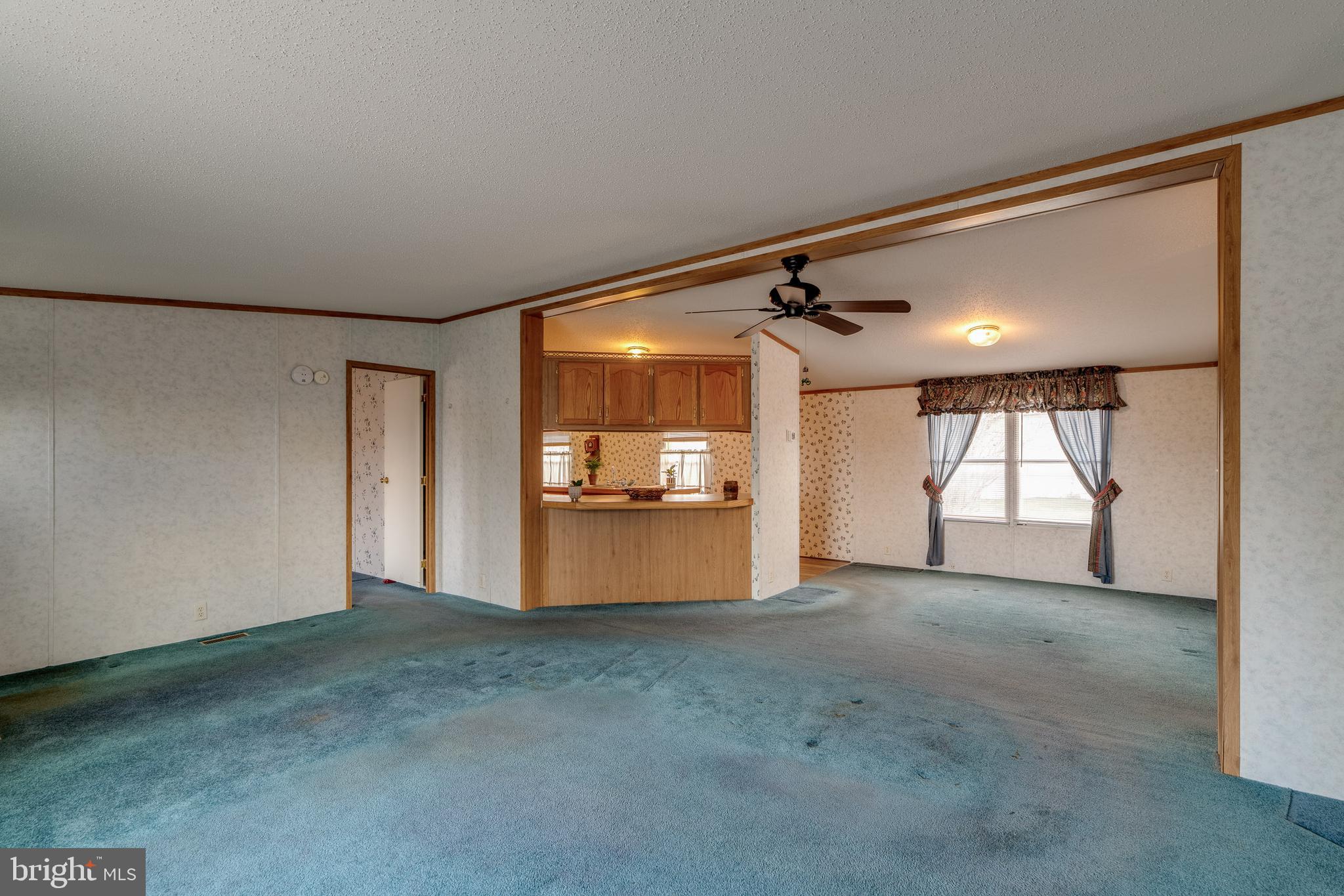 LOG CABIN COURT - Residential