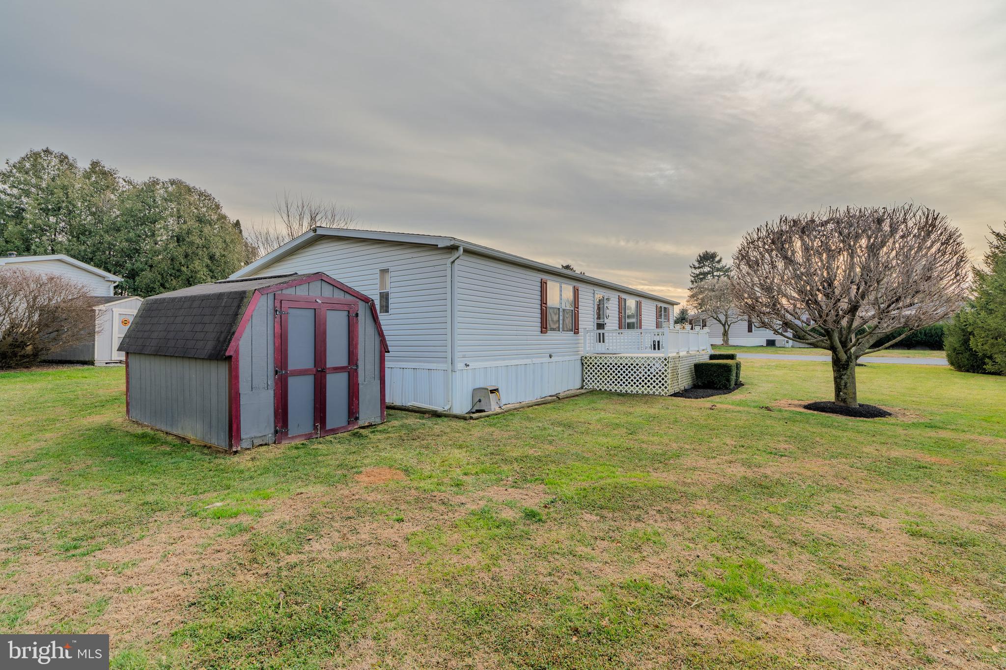LOG CABIN COURT - Residential