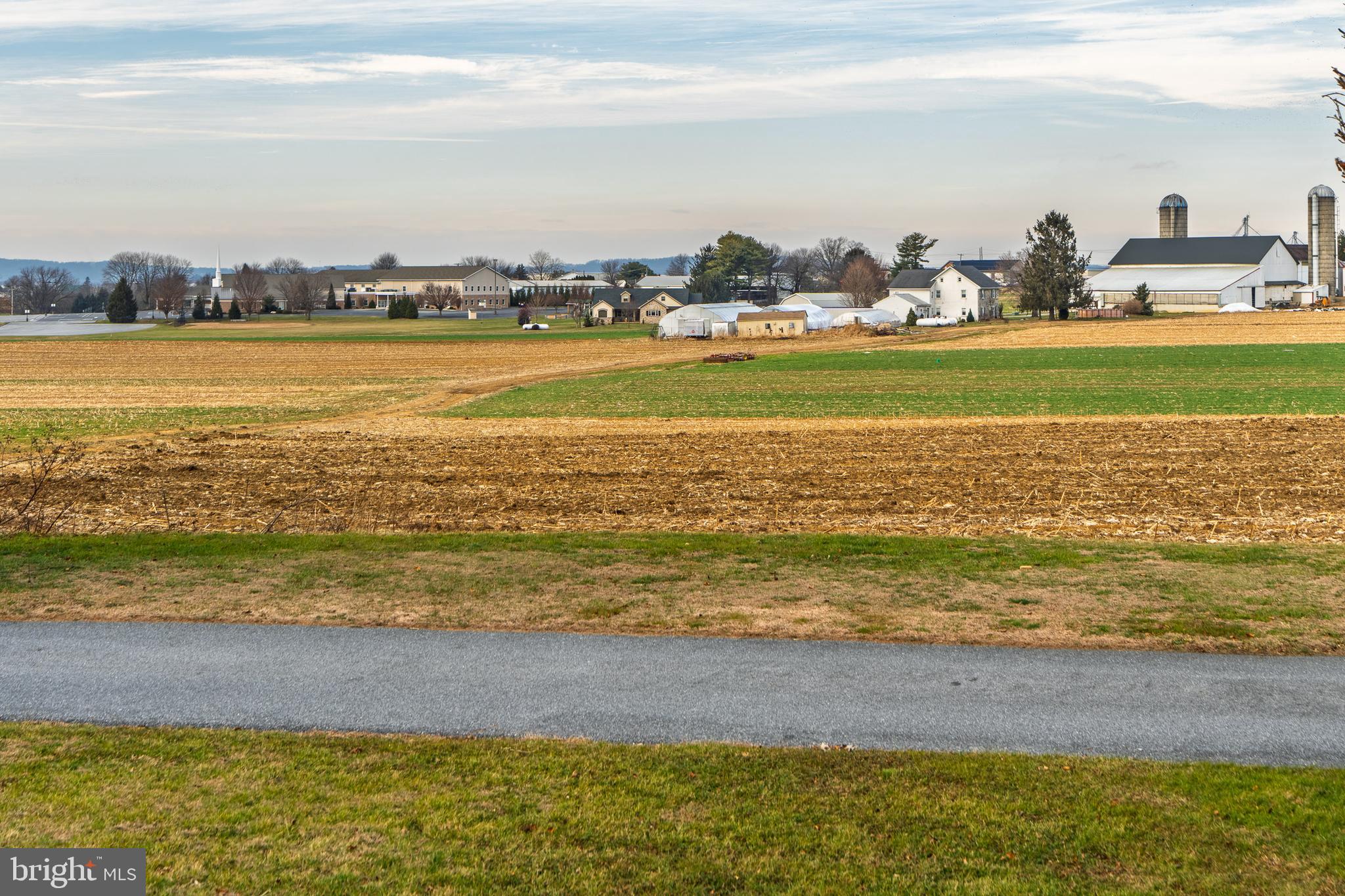 LOG CABIN COURT - Residential