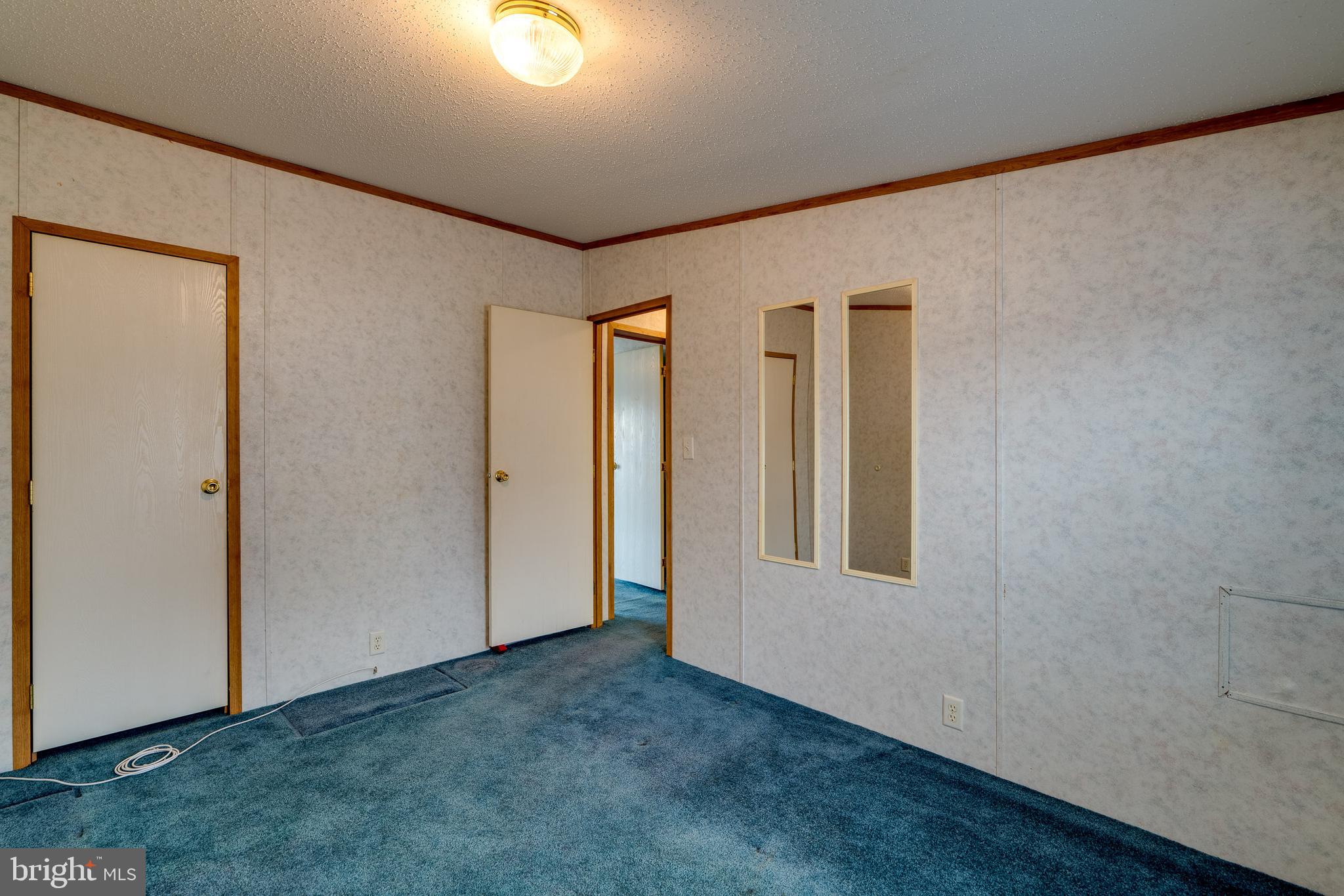 LOG CABIN COURT - Residential