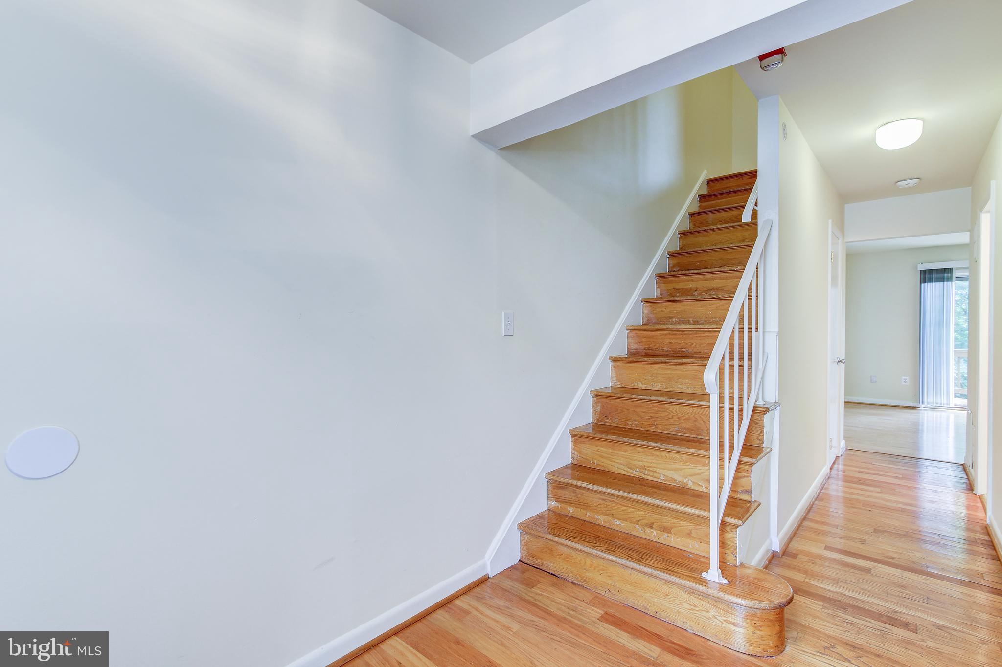 FOUR SEASONS - Residential