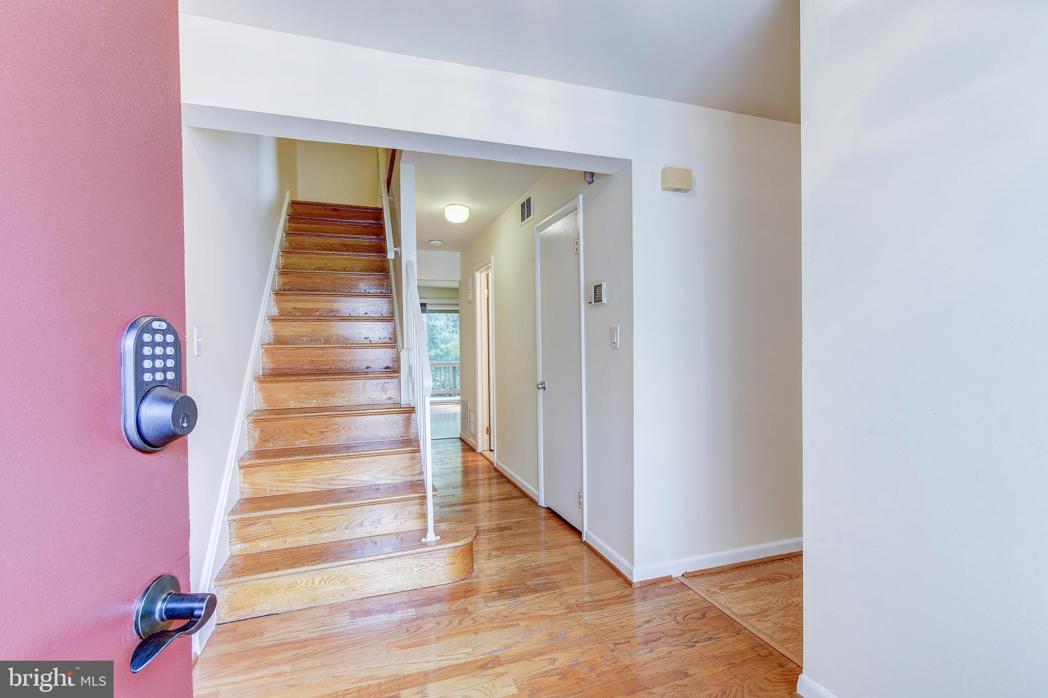 FOUR SEASONS - Residential